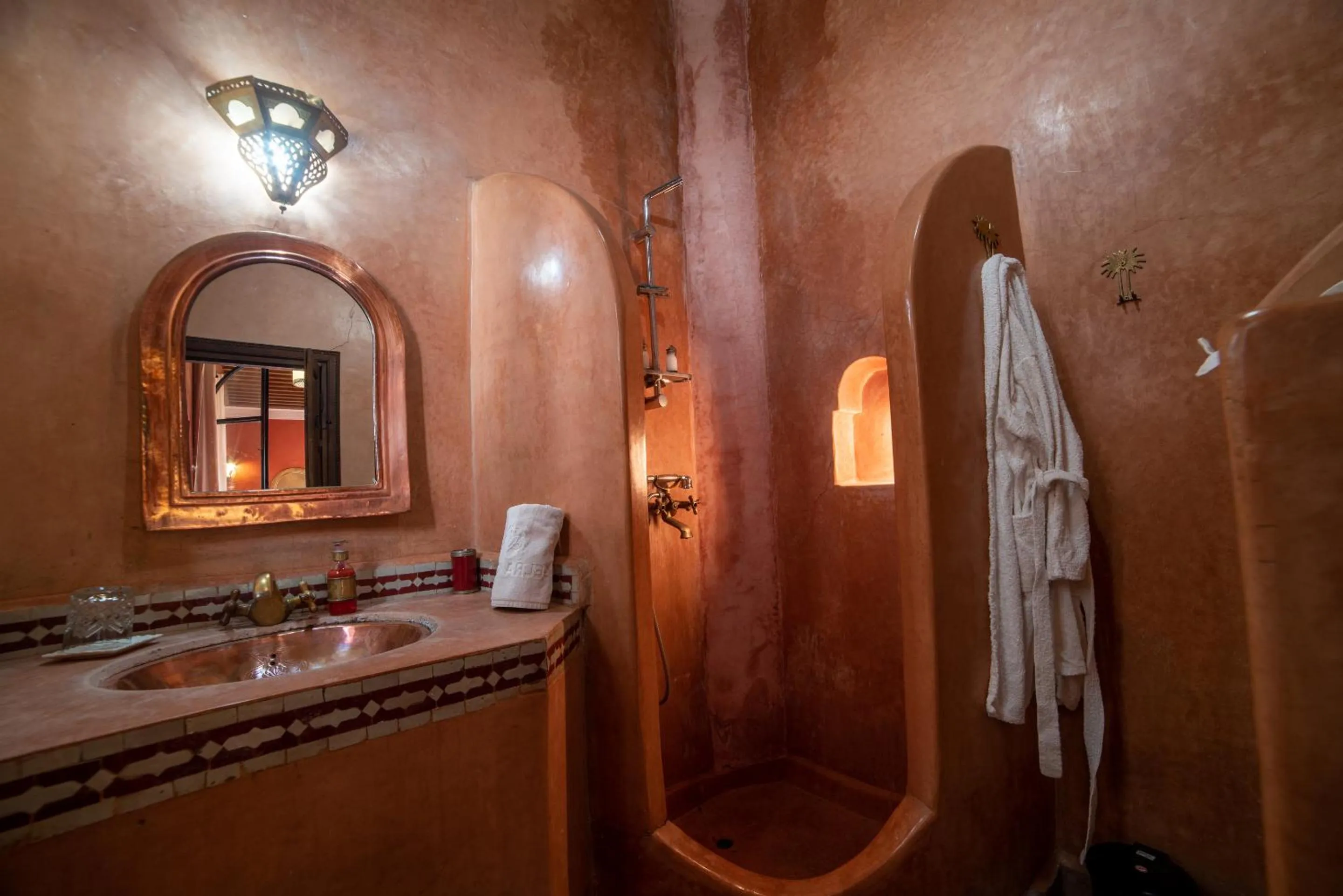 Bathroom in Riad Le Jardin de Lea, Suites & Spa