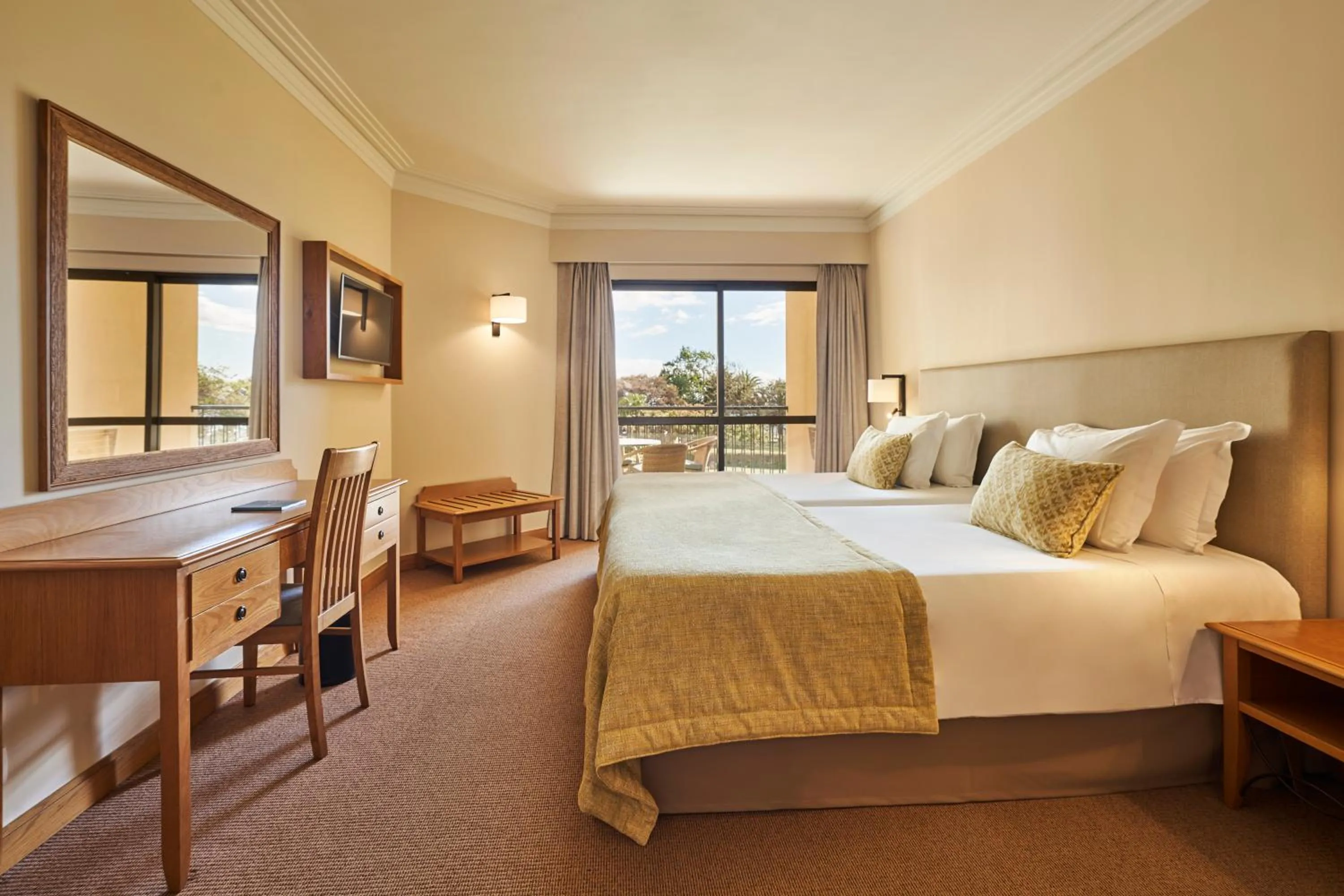 Bedroom, Bed in The Residence Porto Mare - PortoBay