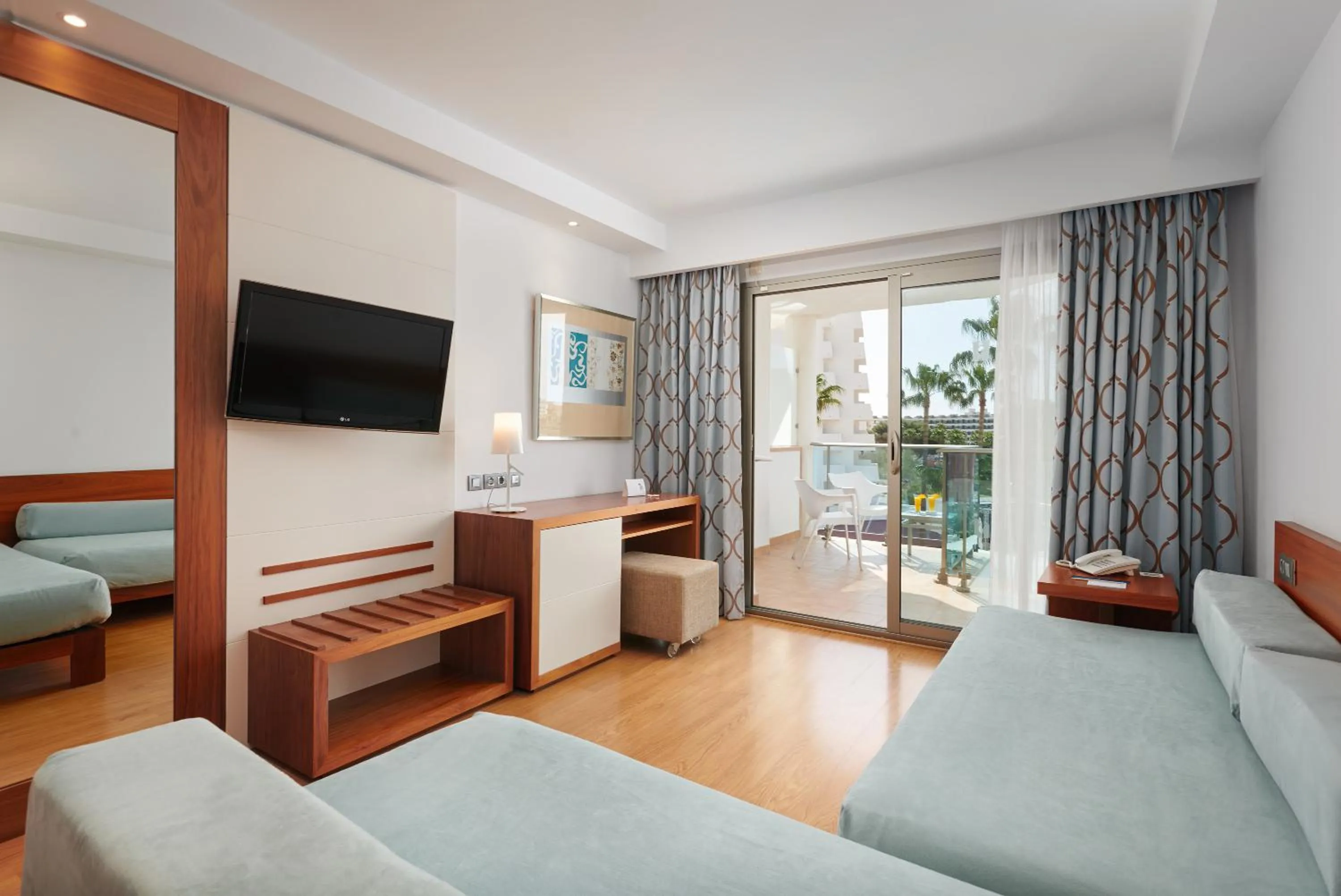 TV and multimedia, Bed in Hipotels Cala Millor Park