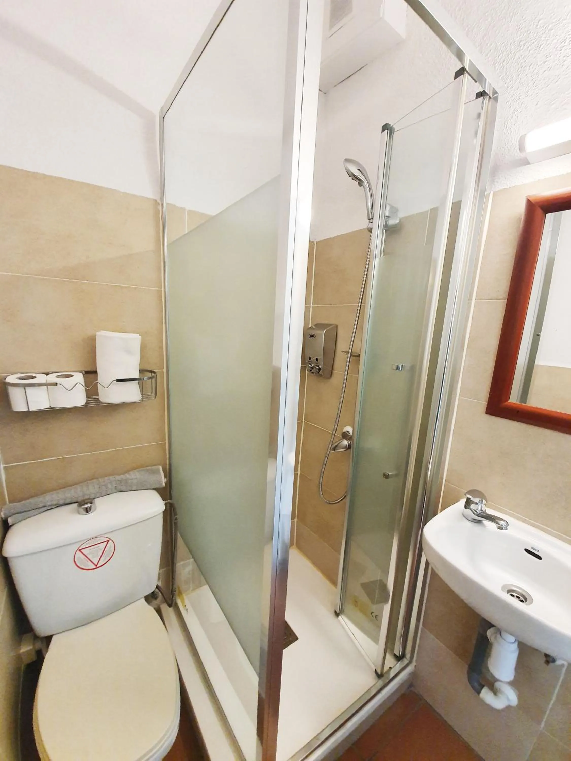 Bathroom in Hostal Alicante