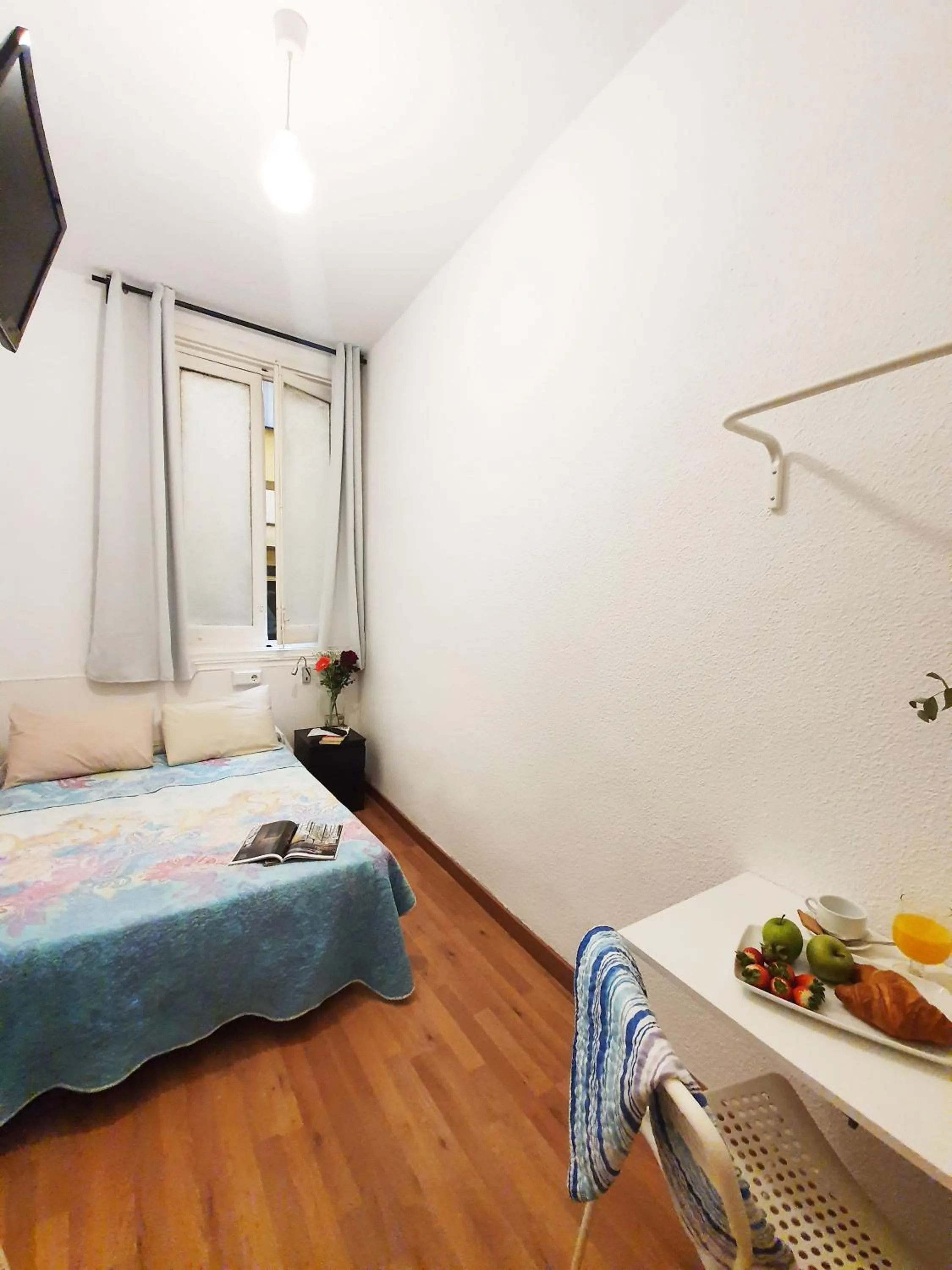 Photo of the whole room, Bed in Hostal Alicante