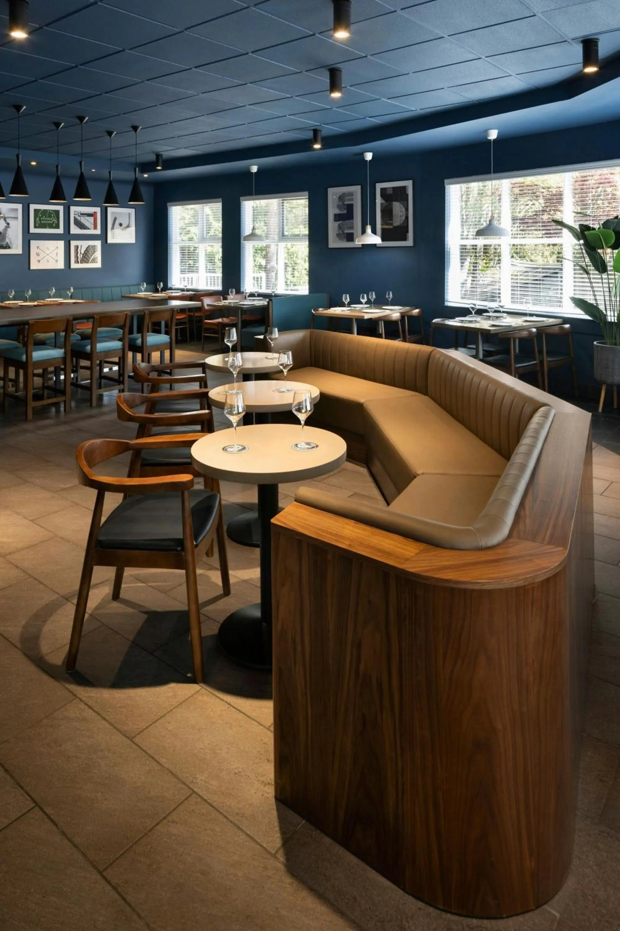 Lounge or bar in Four Points by Sheraton Surrey