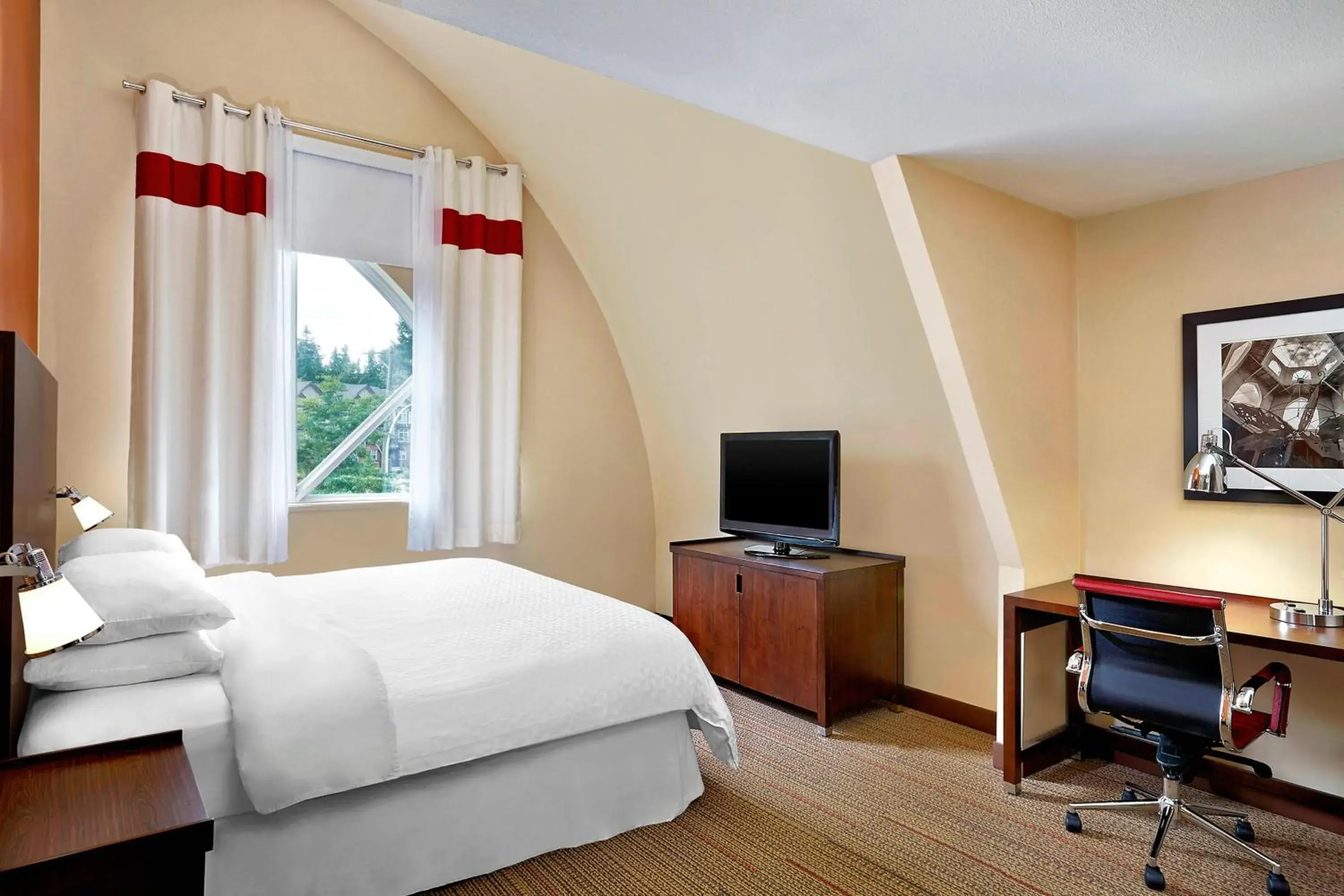 King Room in Four Points by Sheraton Surrey King Room in Four Points by Sheraton Surrey