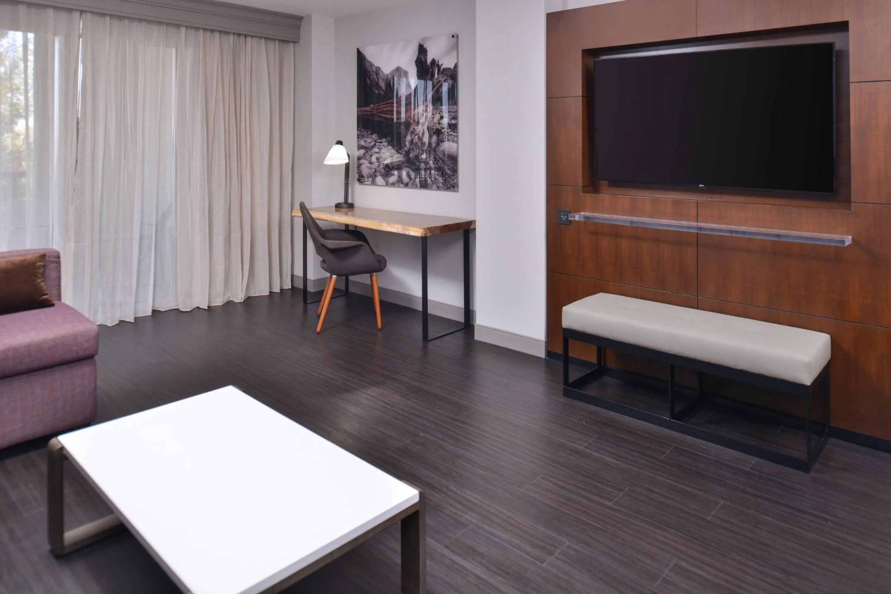 Bedroom in Visalia Marriott at the Convention Center