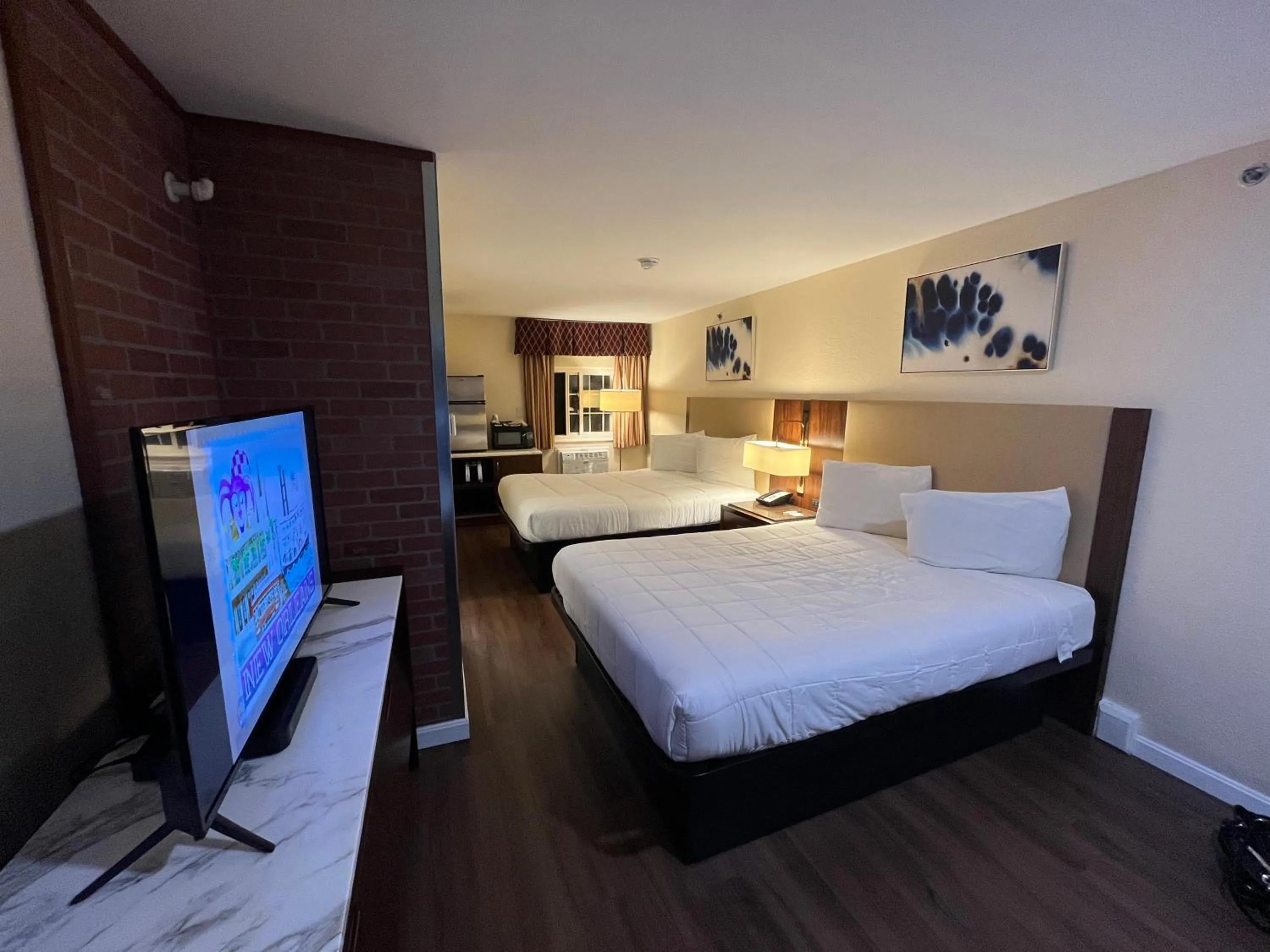 Bed in Anchorage Inn Rochester