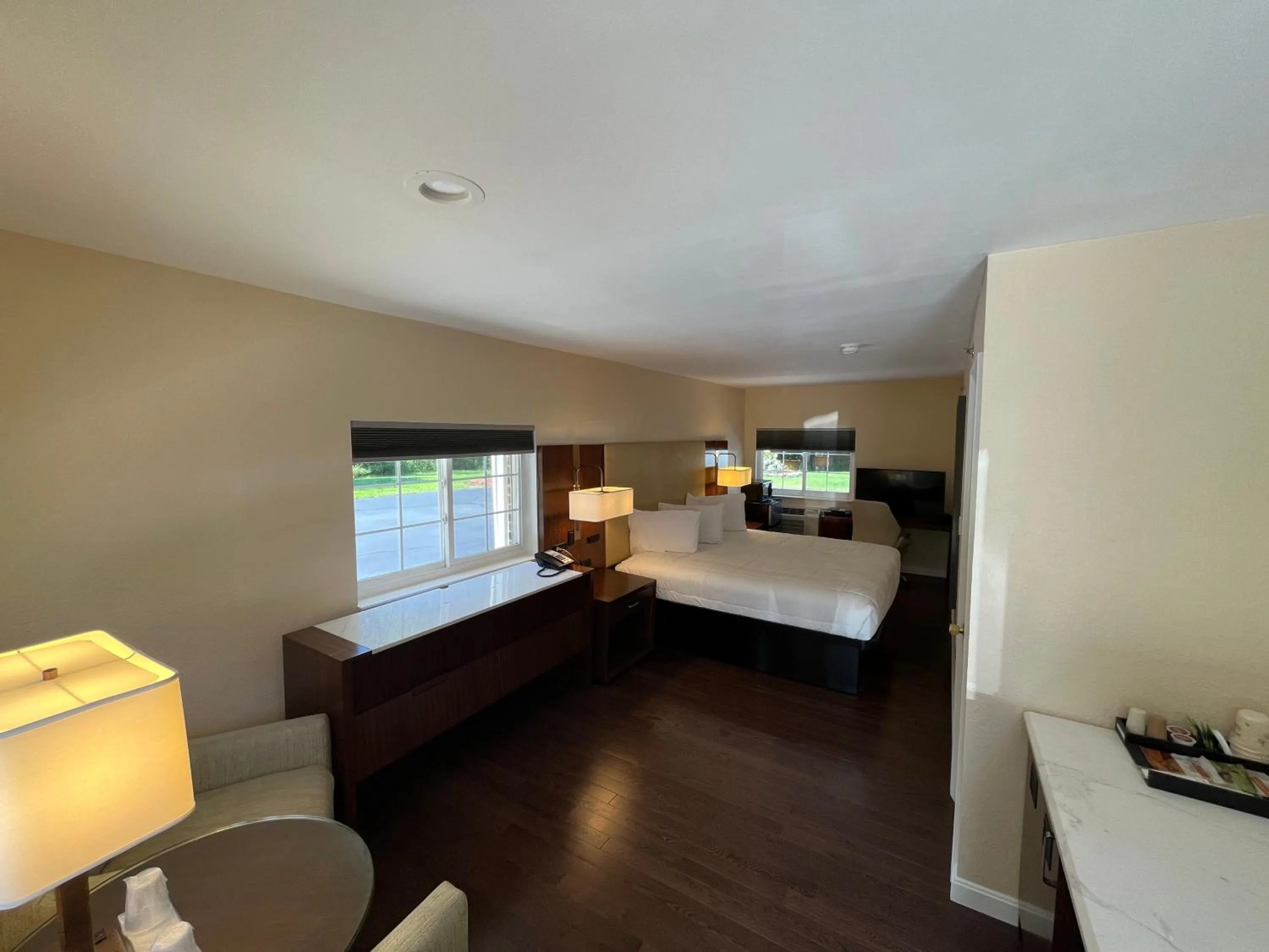 Bed in Anchorage Inn Rochester