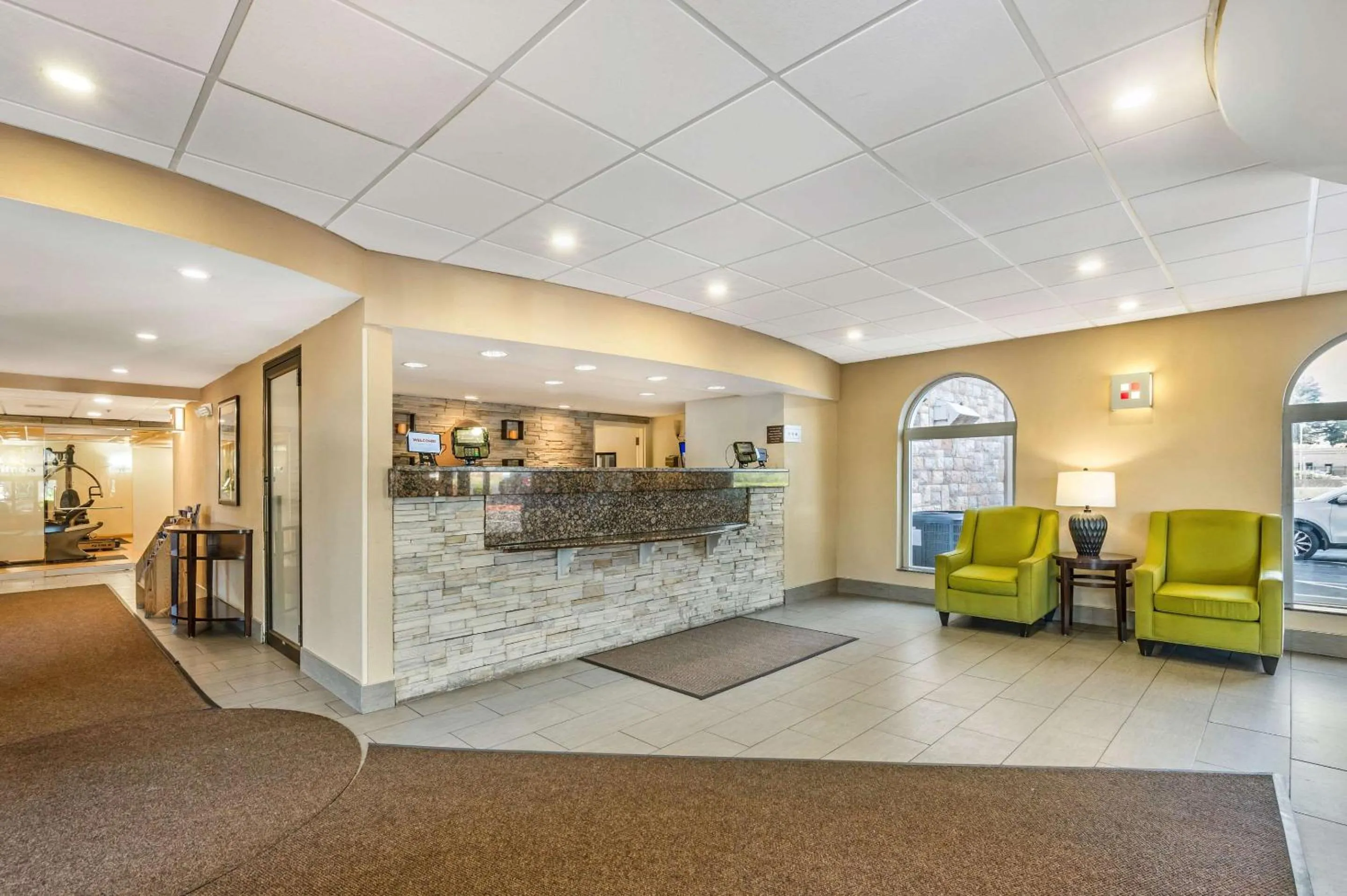 Lobby or reception in Comfort Inn & Suites East Hartford - Hartford