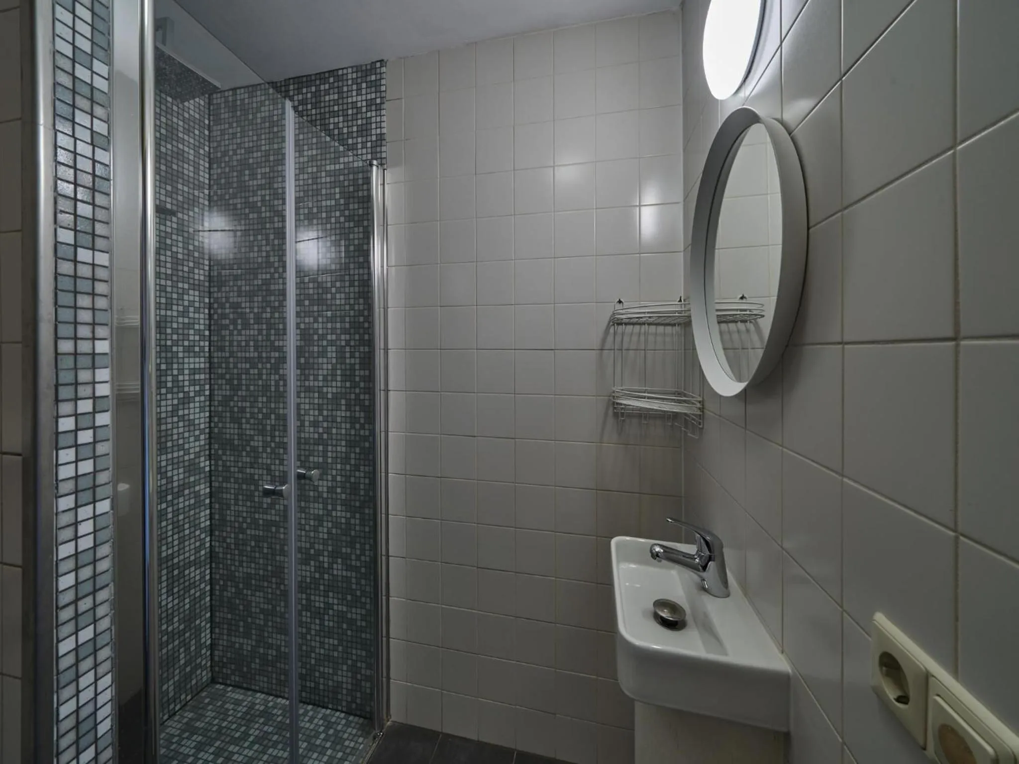 Bathroom in Spacious Apartment near Town Center in Mesch