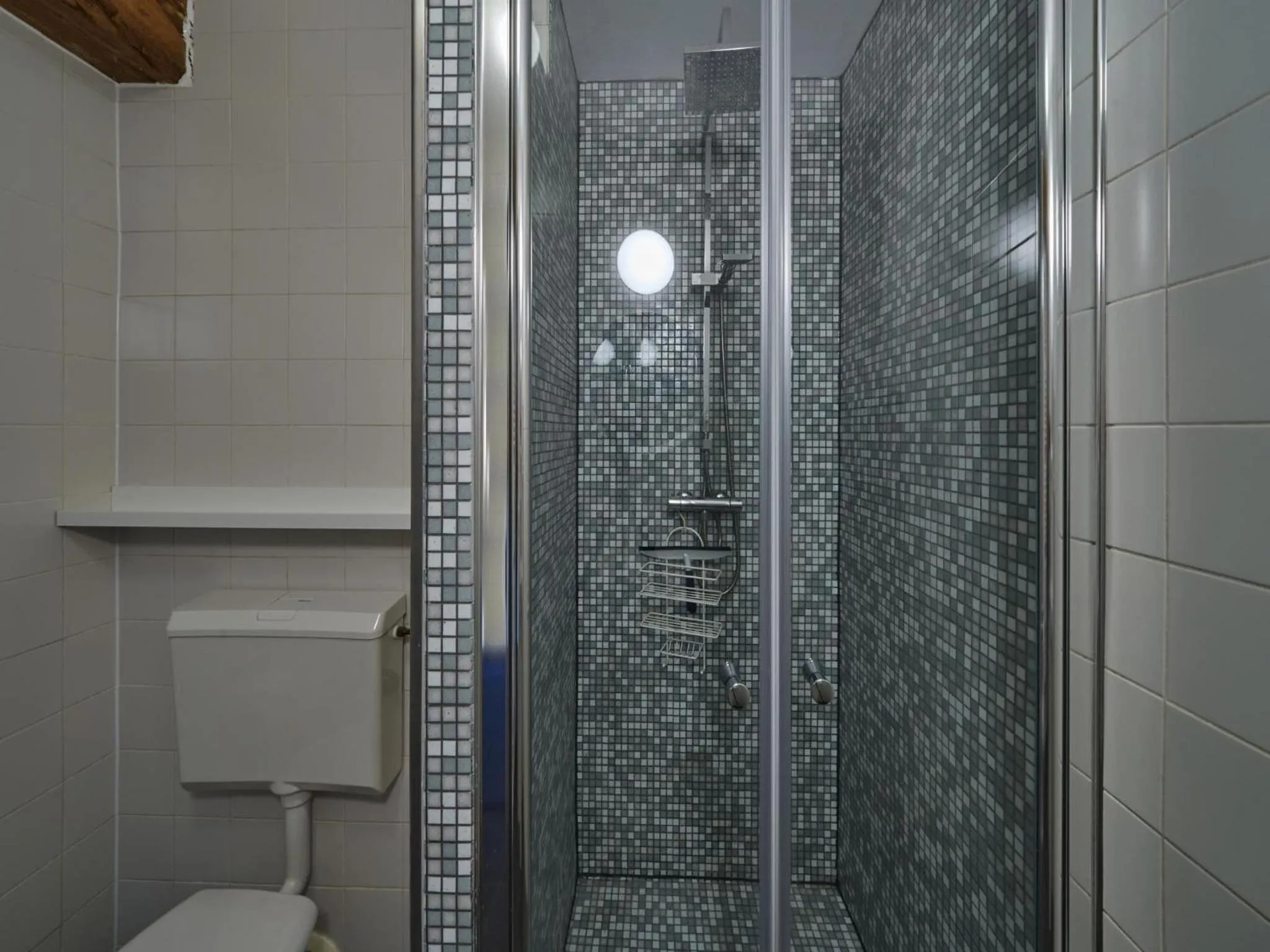 Bathroom in Spacious Apartment near Town Center in Mesch