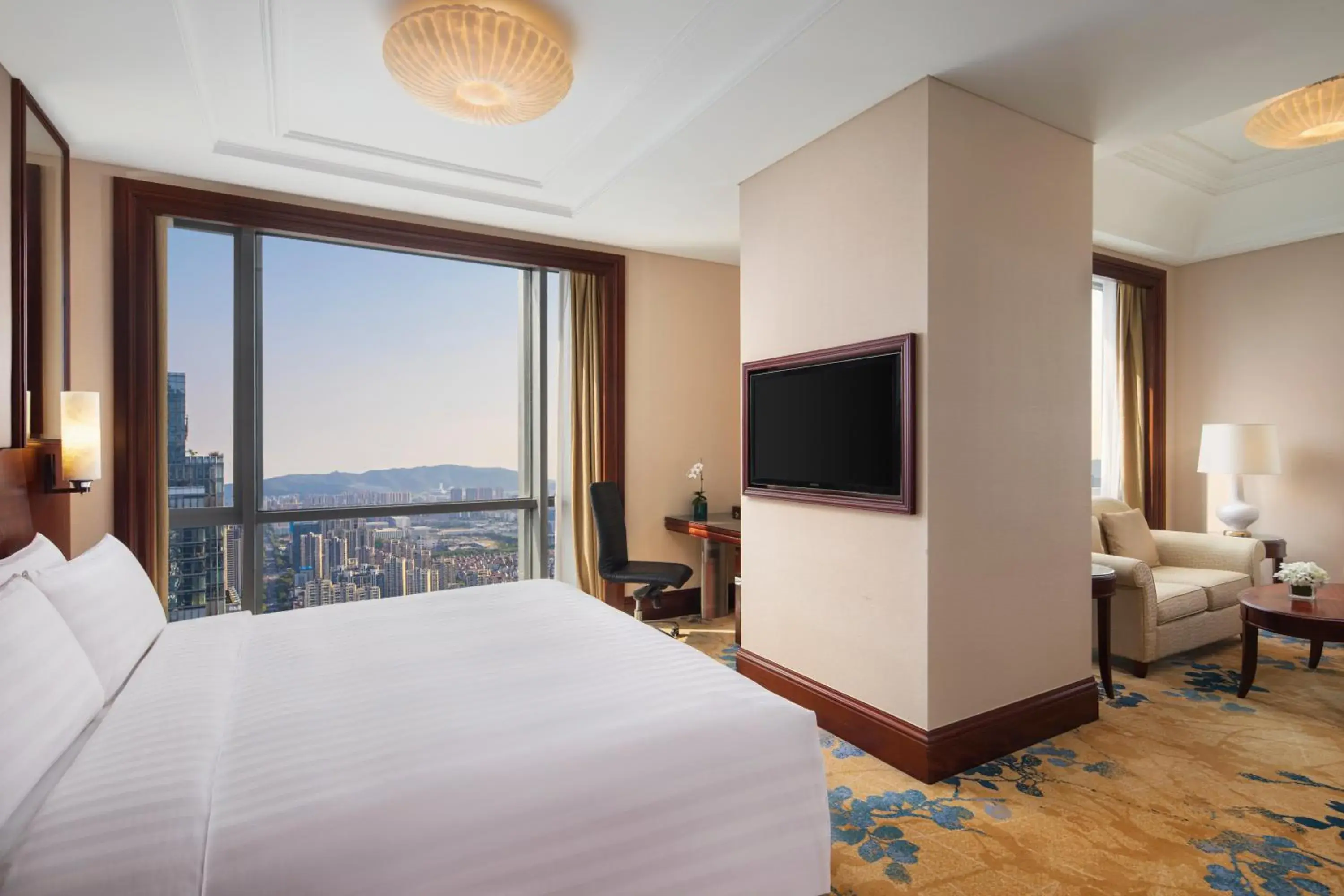 King Room with Mountain View in Shangri-La Suzhou King Room with Mountain View in Shangri-La Suzhou