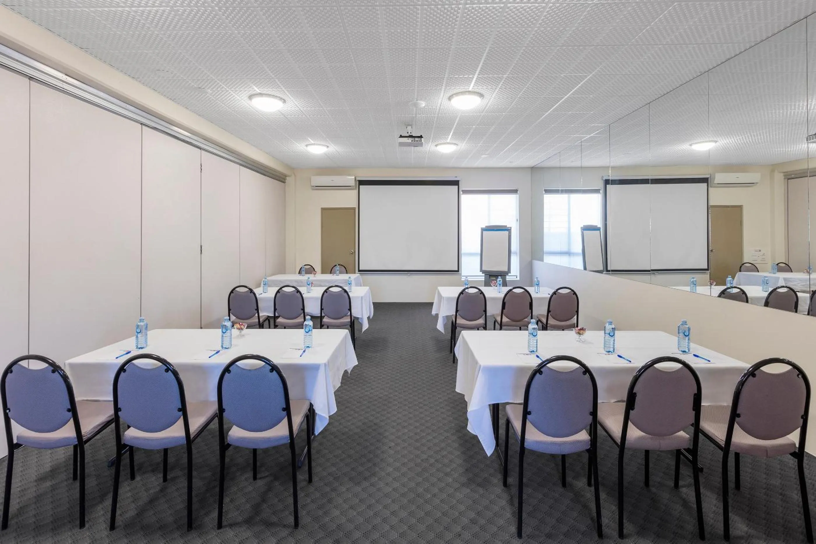 Meeting/conference room in BreakFree Queanbeyan