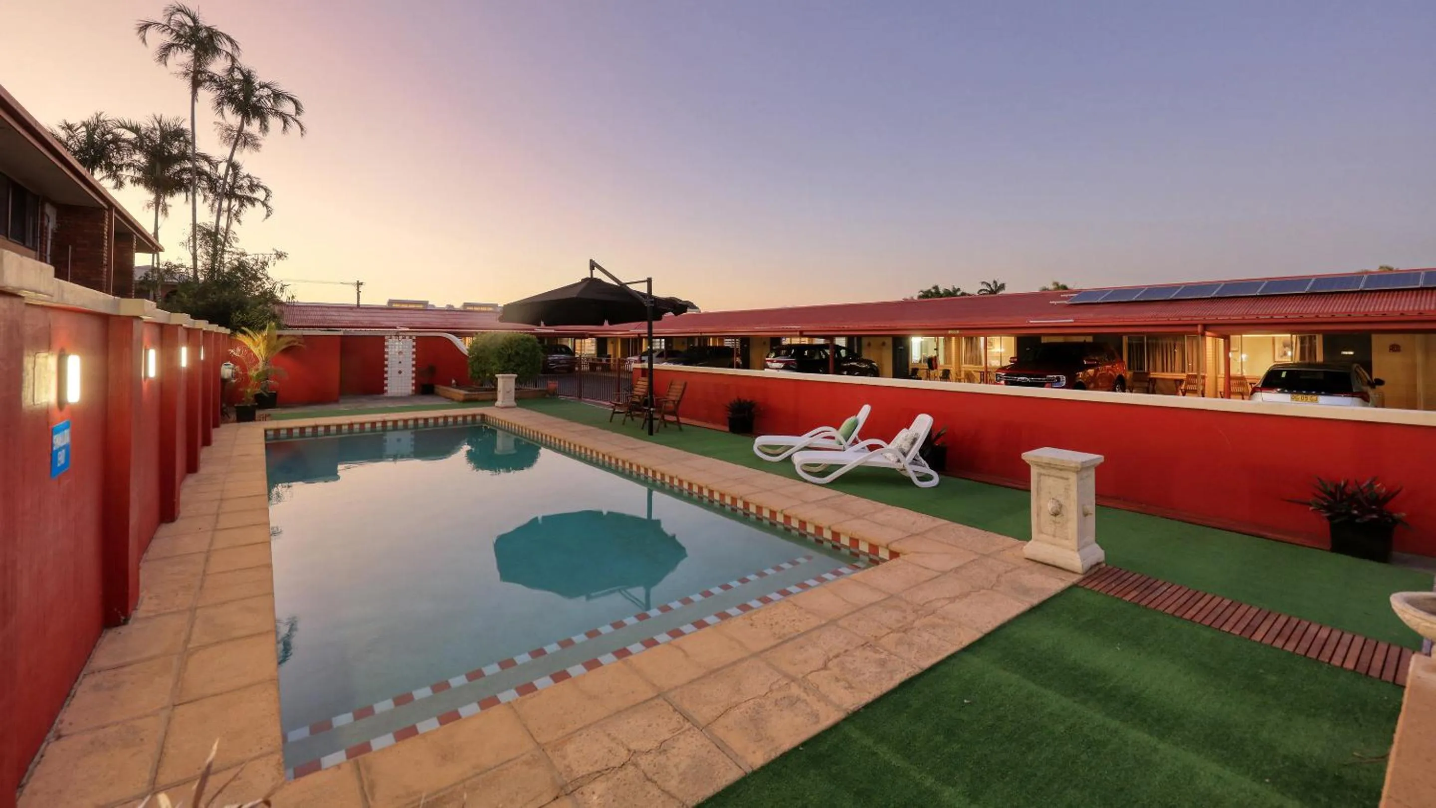 Swimming pool in Mackay Rose Motel