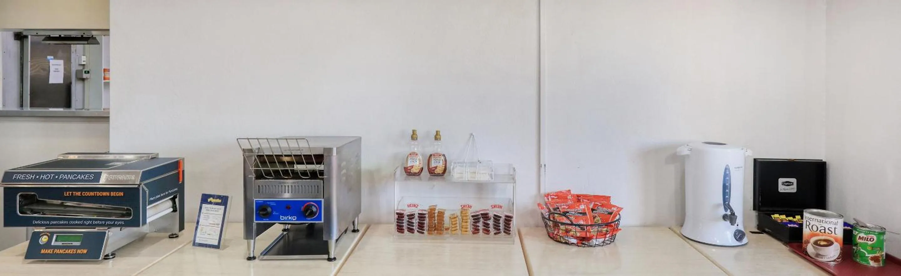 Breakfast in Mackay Rose Motel