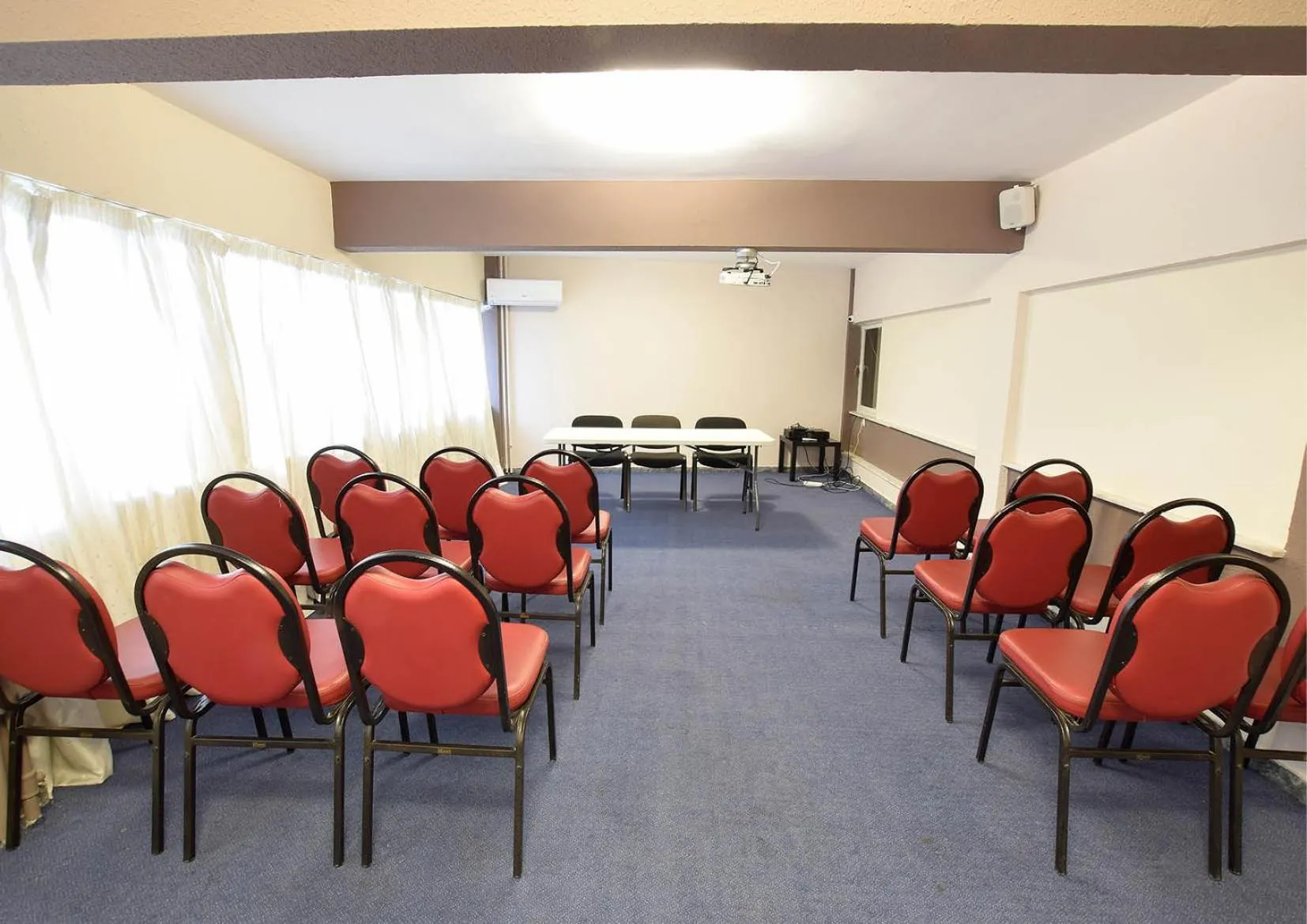 Business facilities in John's Hotel