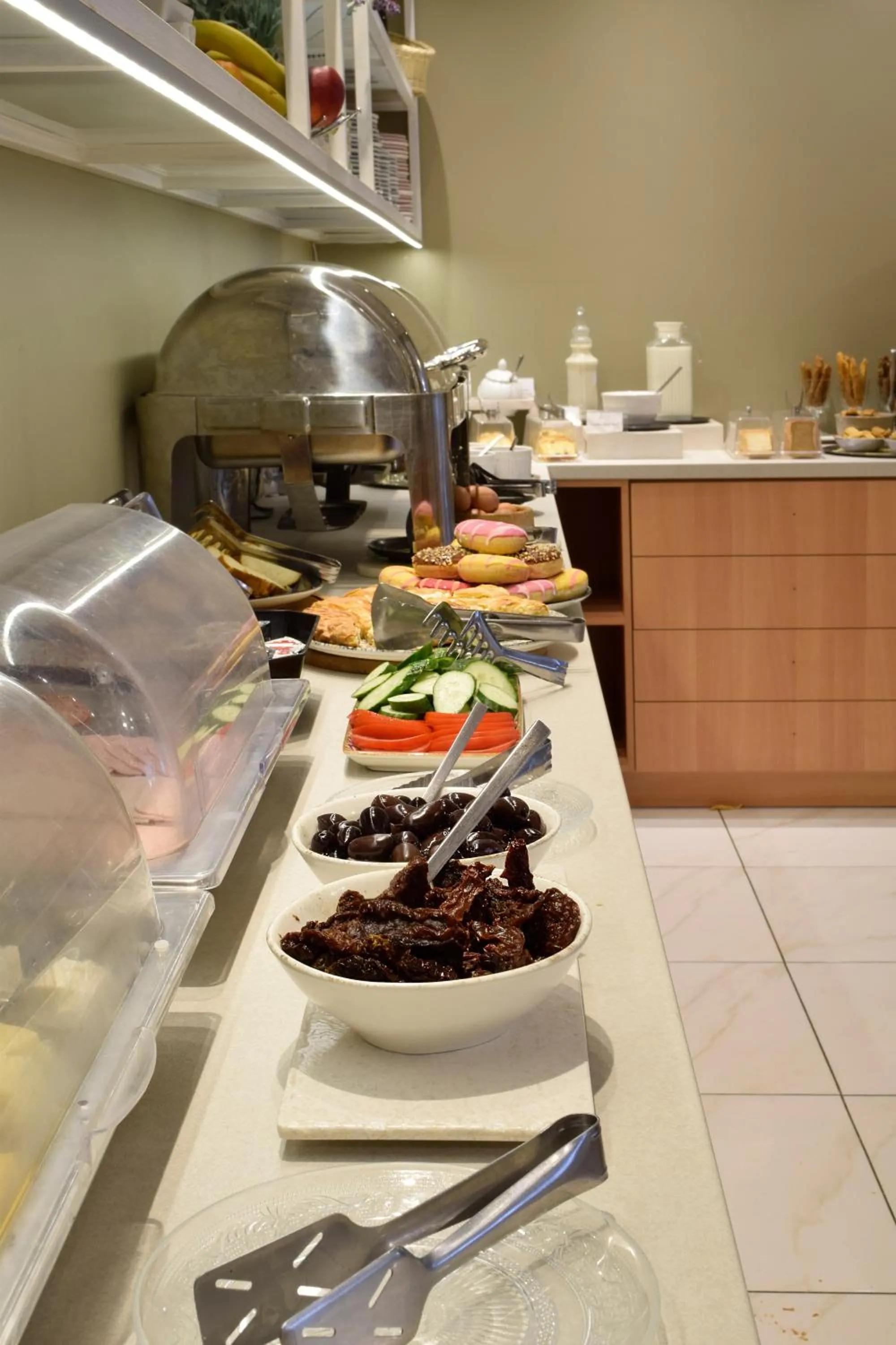 Breakfast in John's Hotel