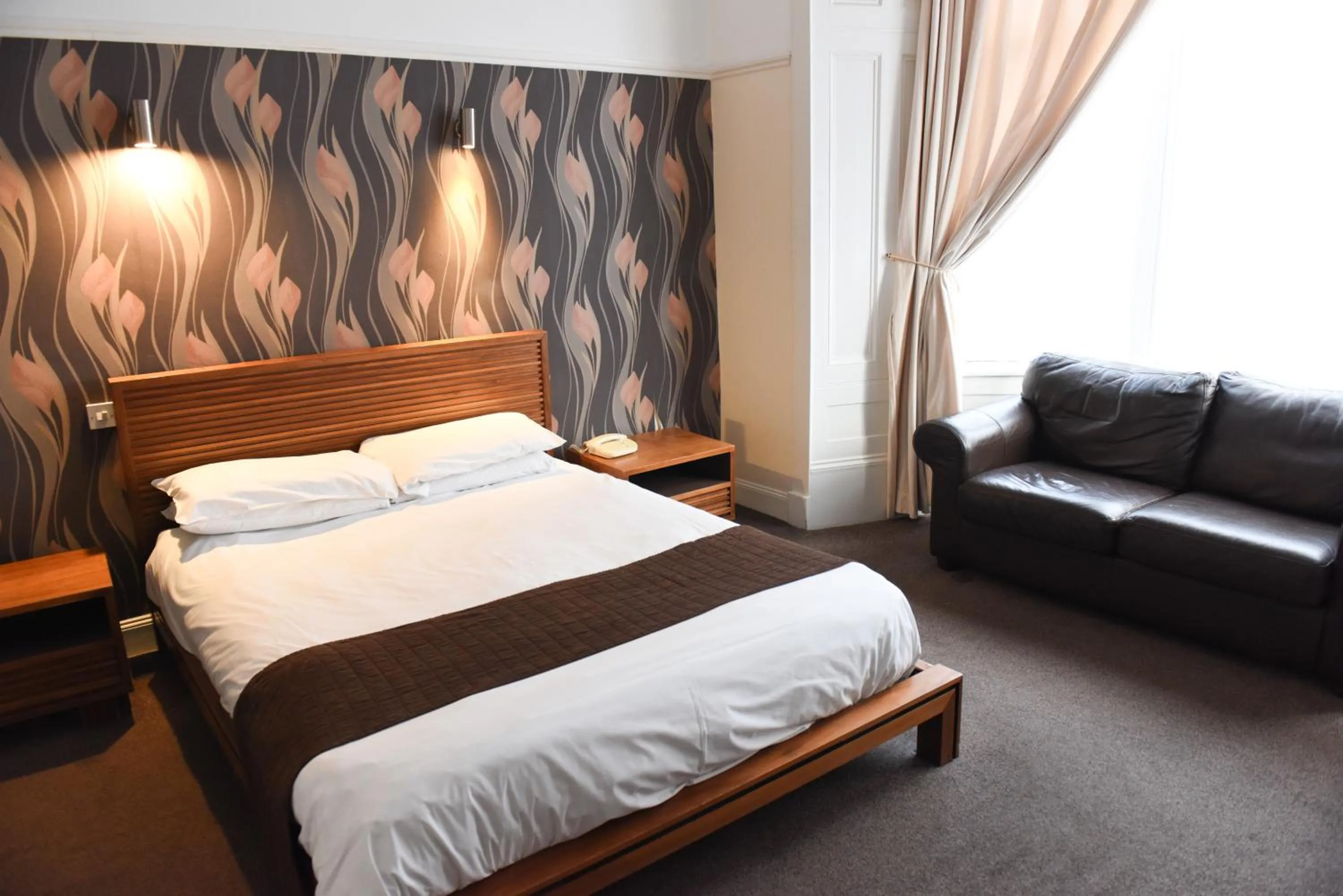 Bedroom, Bed in Sandyford Hotel