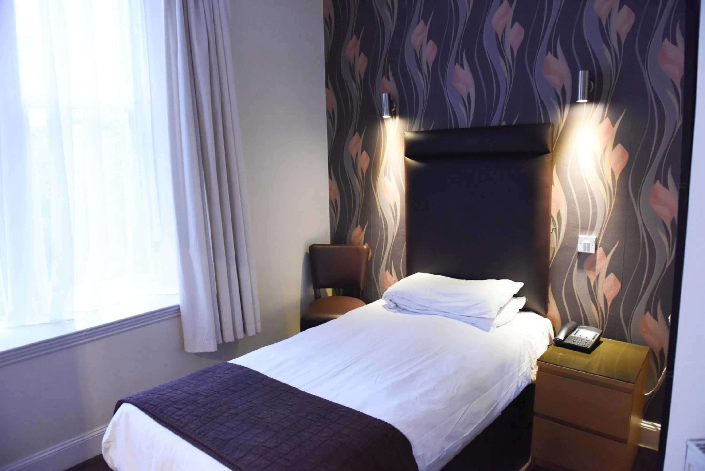 Bedroom, Bed in Sandyford Hotel