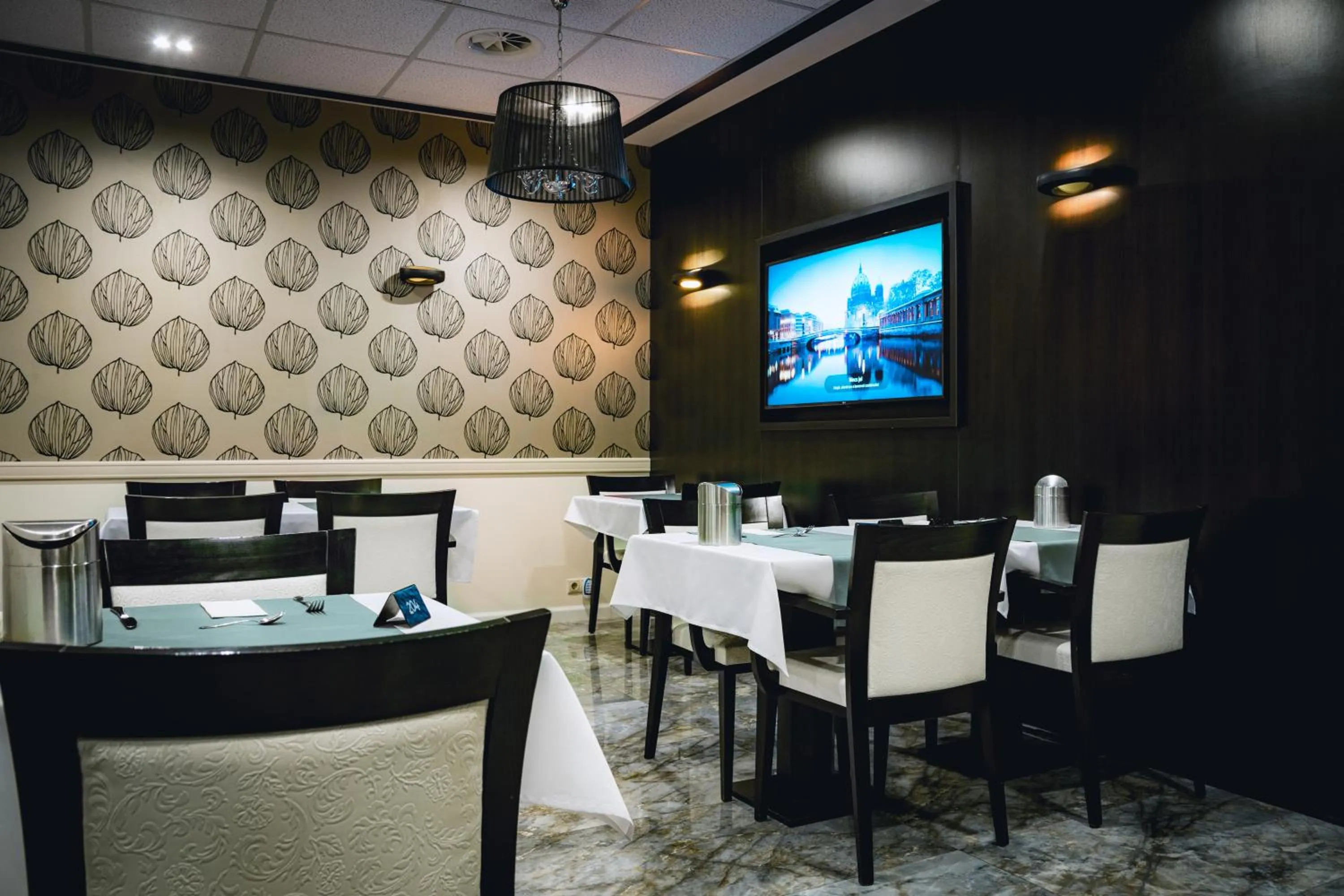 Restaurant/places to eat in Corso Boutique Hotel