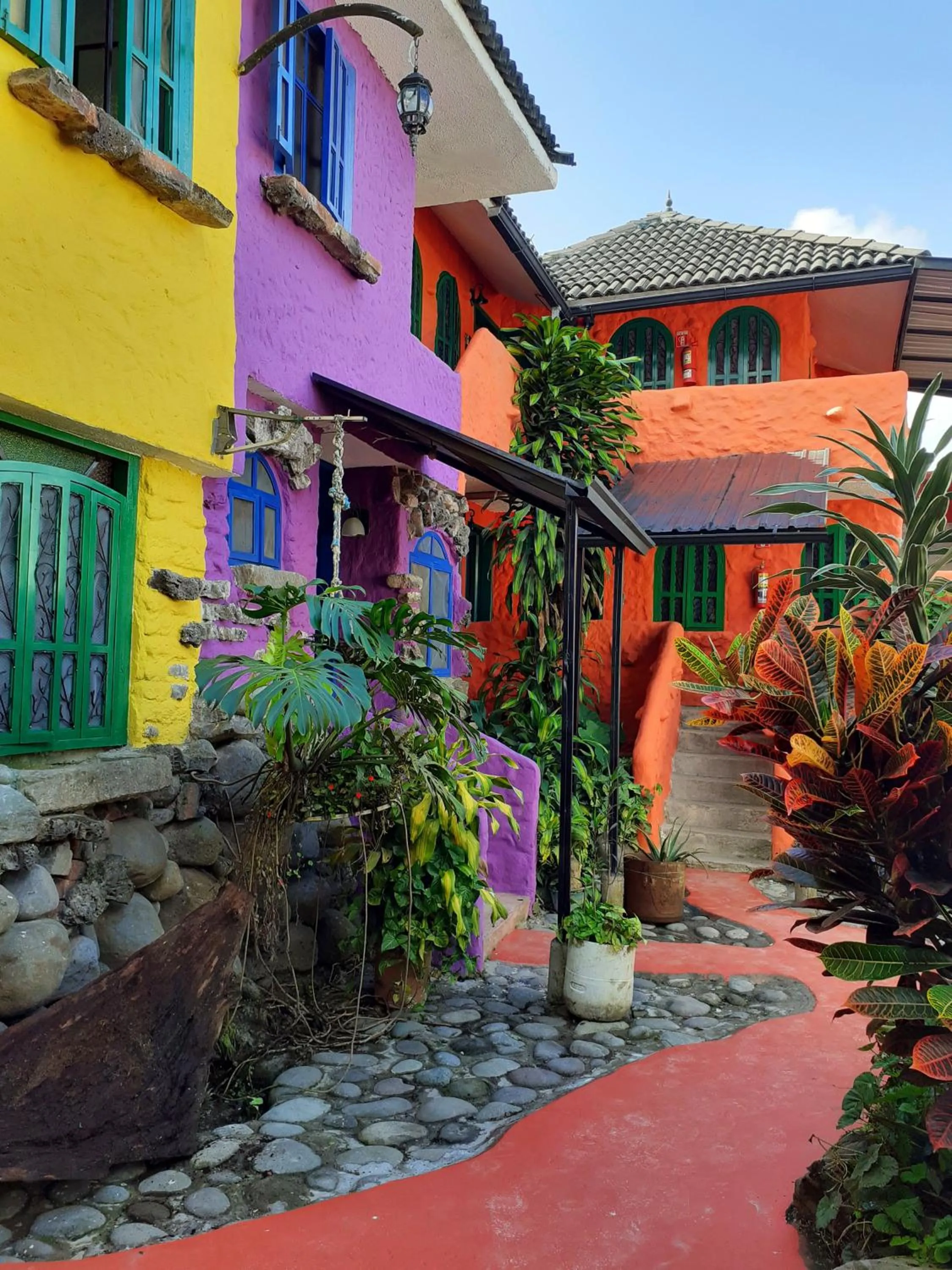 Property building in CasKaffeSu Hotel and Restaurant Mindo