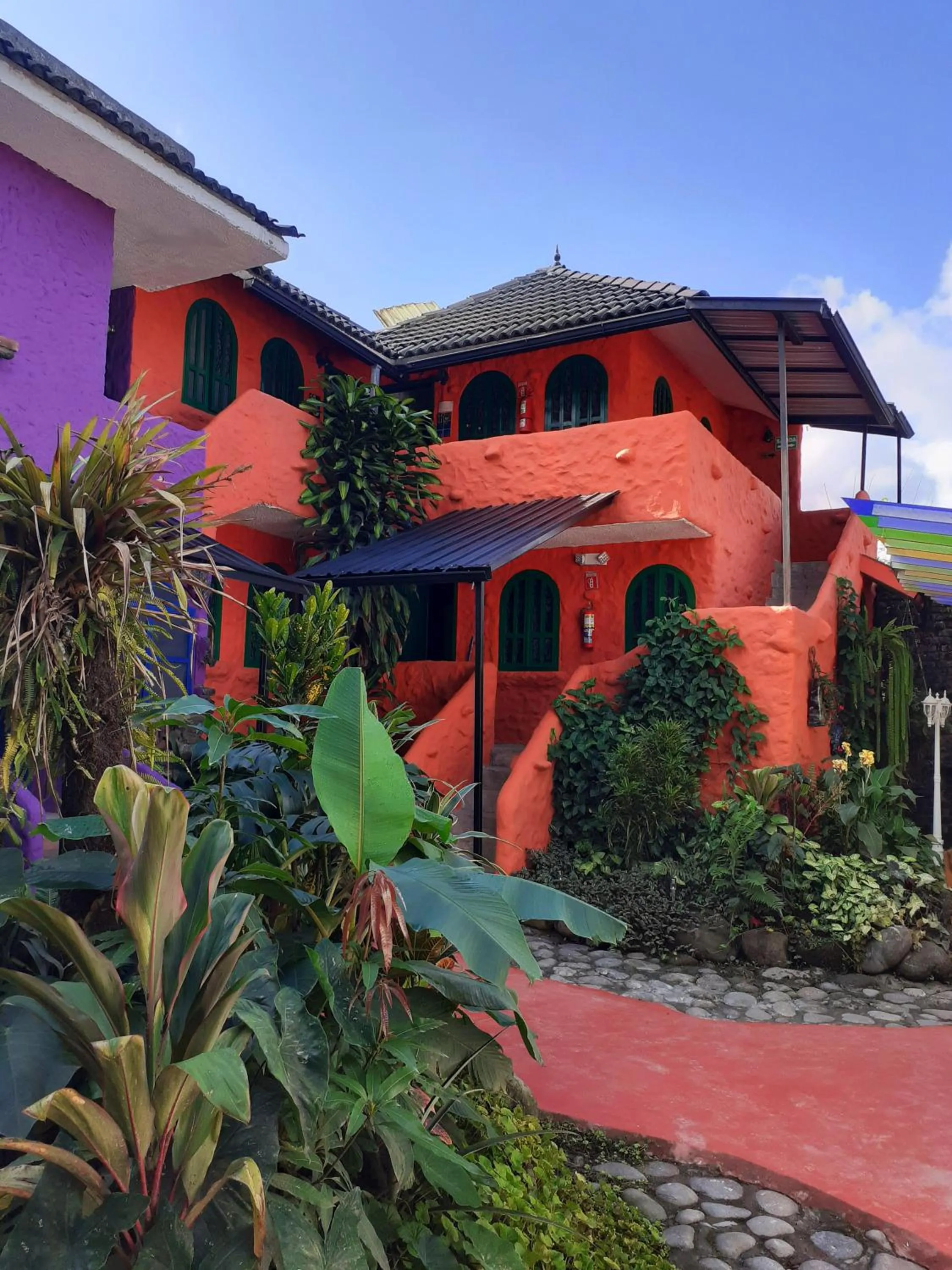 Property building in CasKaffeSu Hotel and Restaurant Mindo