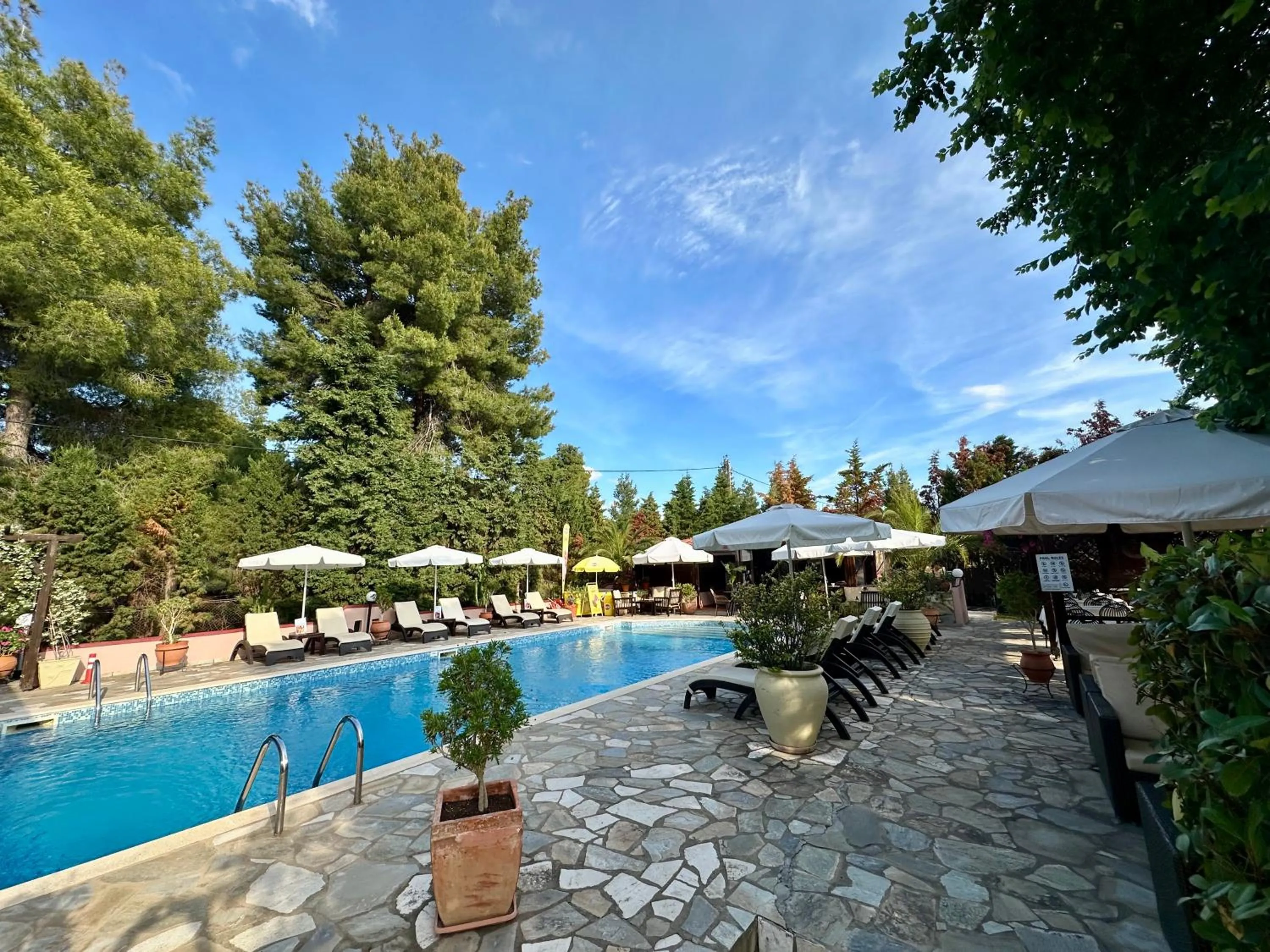 Day in Agrili Apartments & Rooms