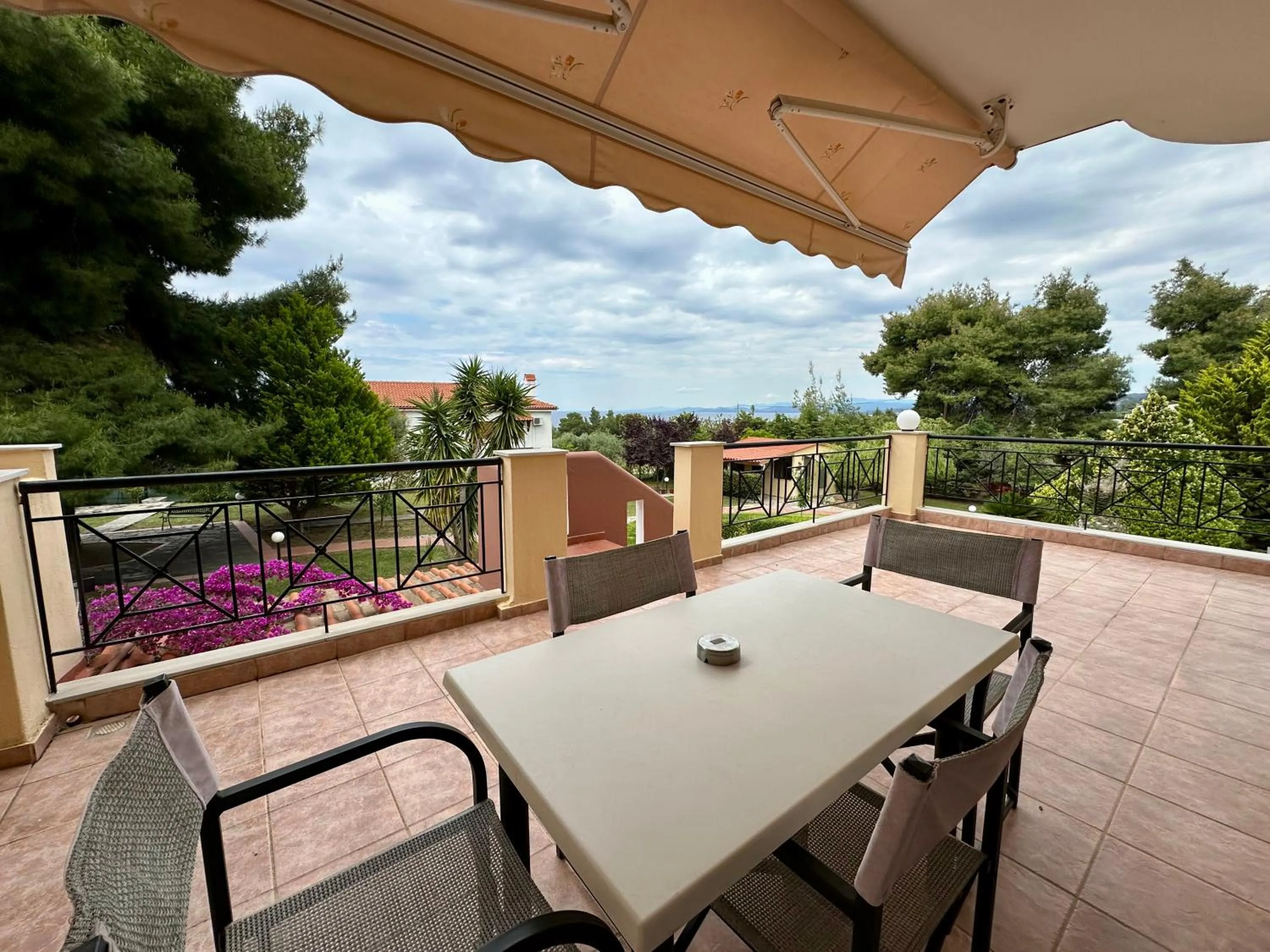 Patio in Agrili Apartments & Rooms