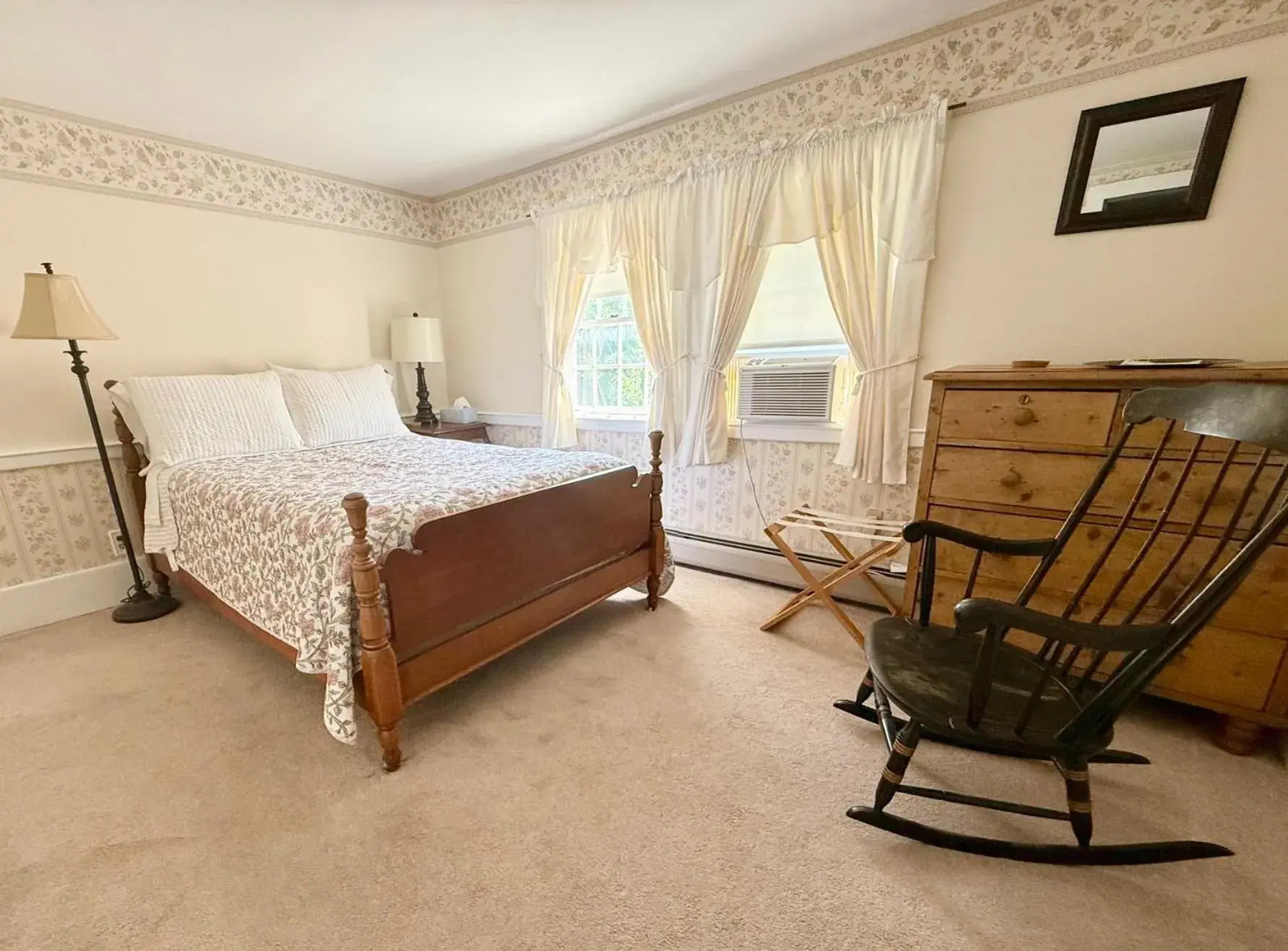 Standard Double Room in Colonel Spencer Inn Standard Double Room in Colonel Spencer Inn