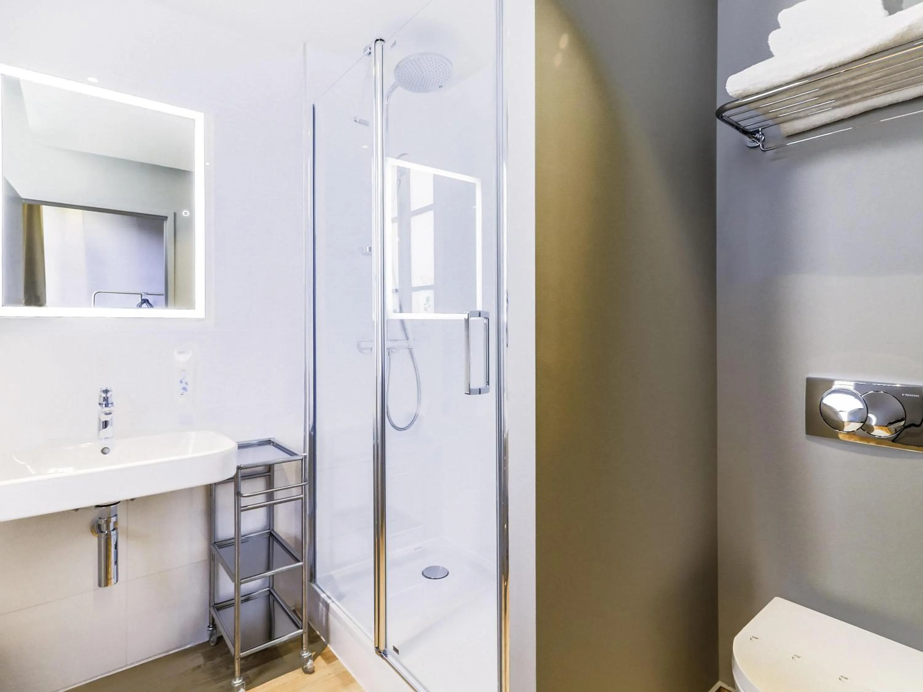 Bedroom in Ibis Styles Toulouse Capitole