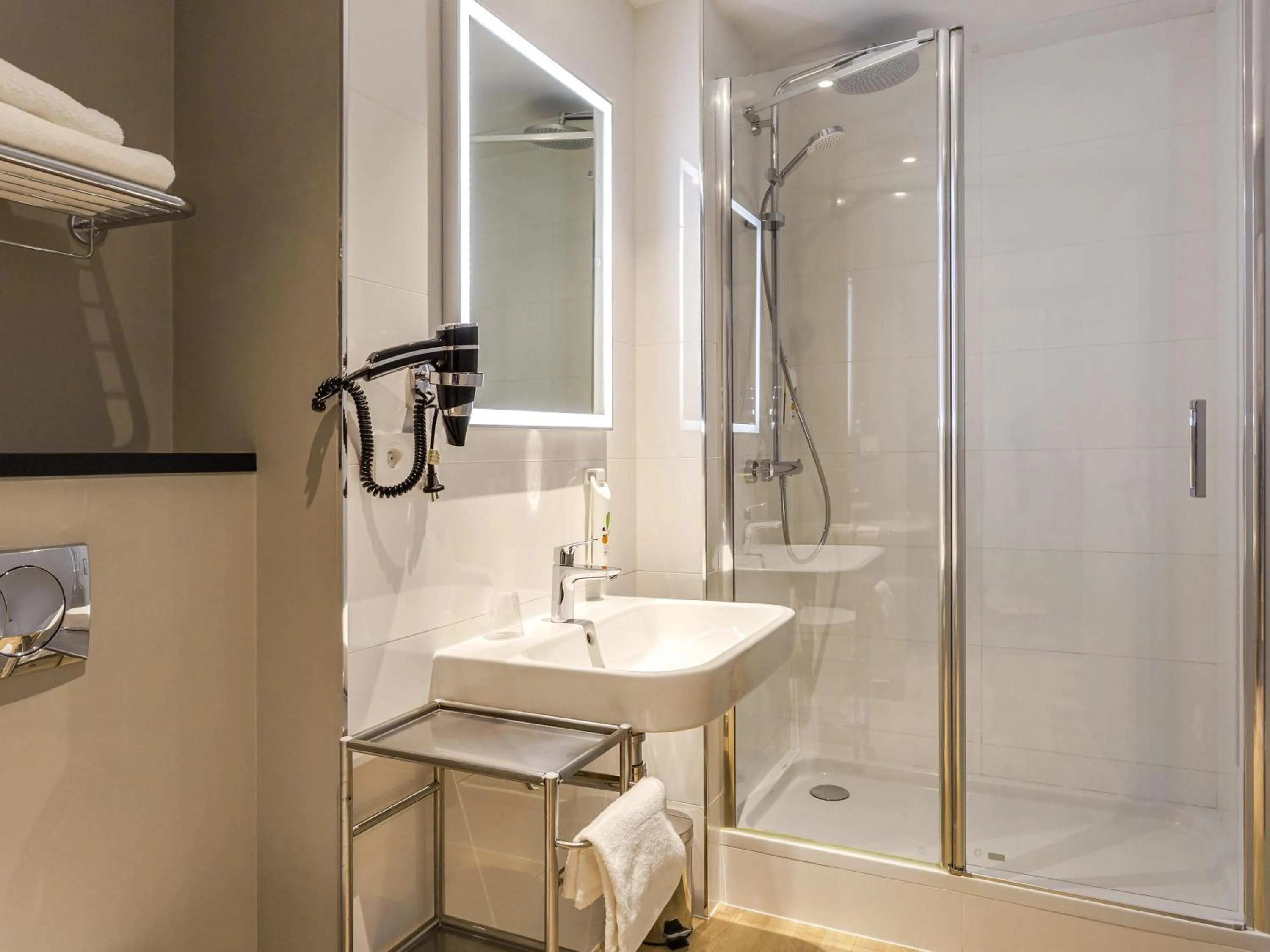 Bedroom in Ibis Styles Toulouse Capitole