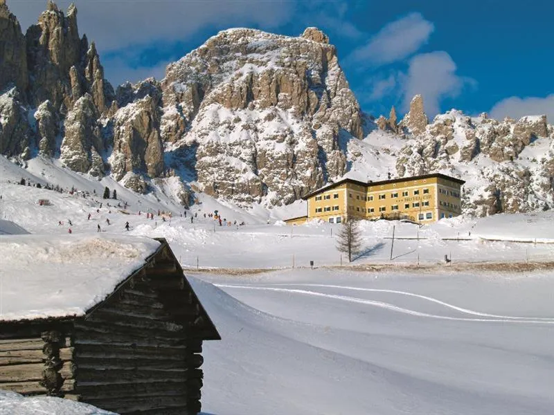 Property building in Hotel Cir