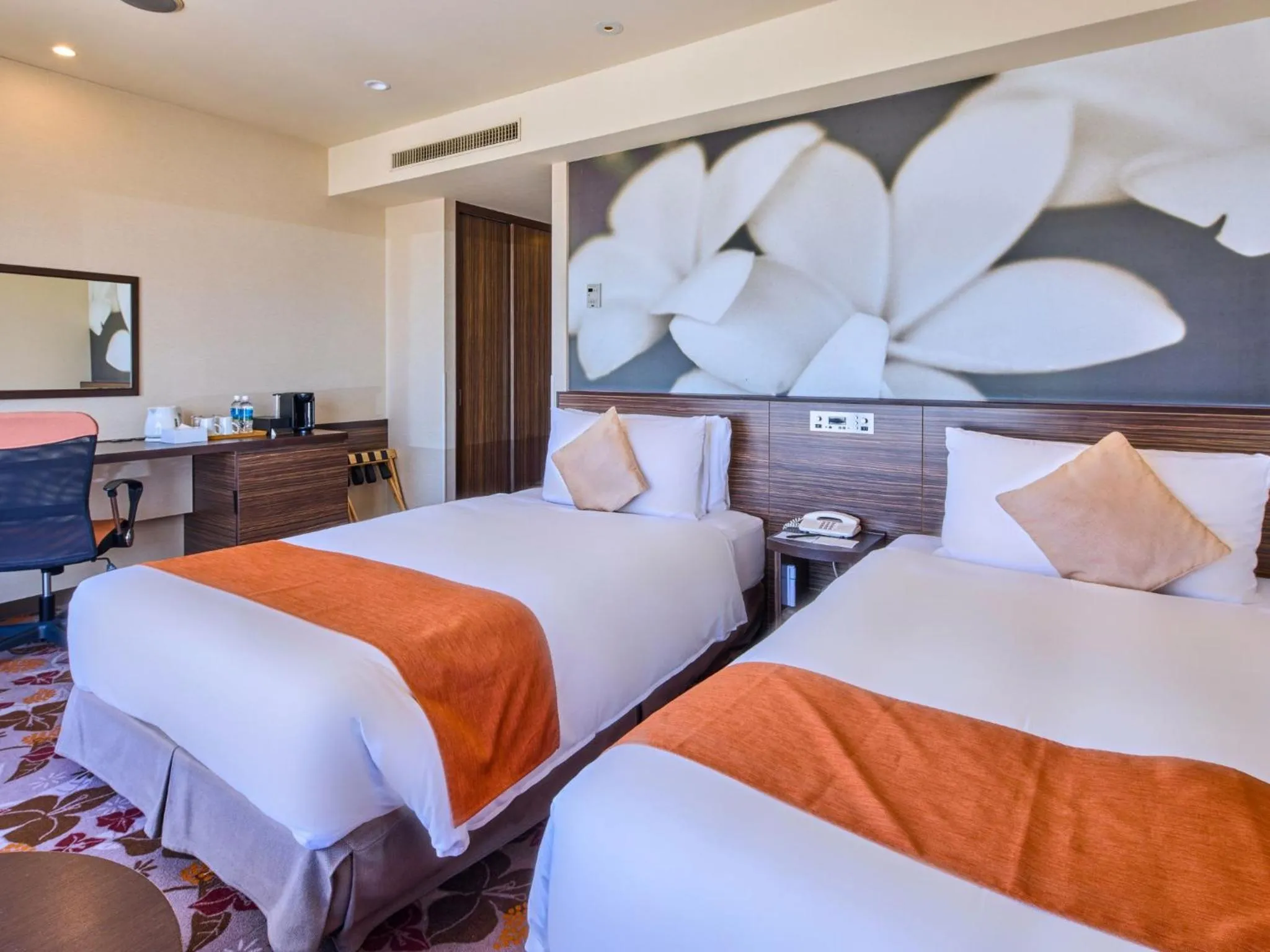 Bed in Okinawa NaHaNa Hotel & Spa