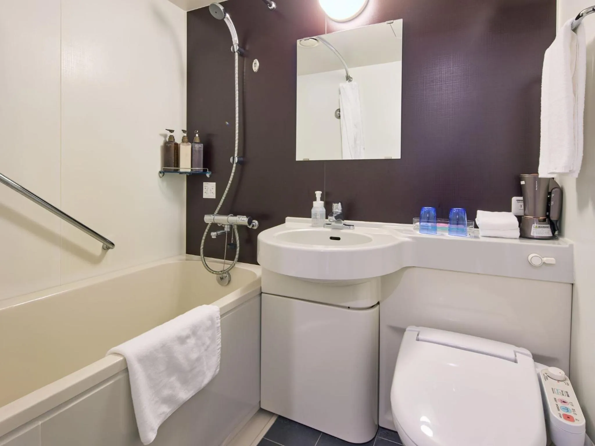 Toilet in Okinawa NaHaNa Hotel & Spa