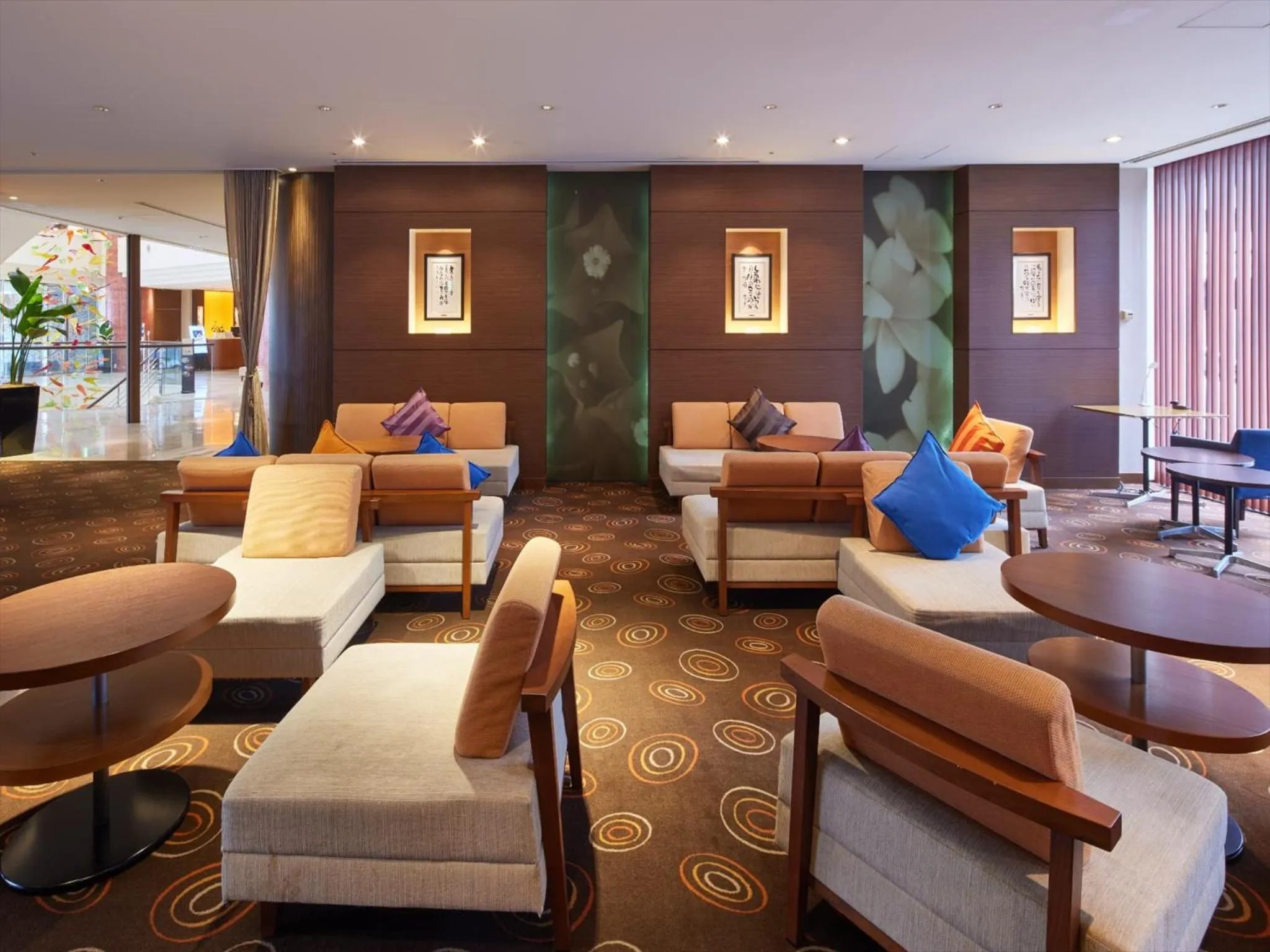 Communal lounge/ TV room in Okinawa NaHaNa Hotel & Spa