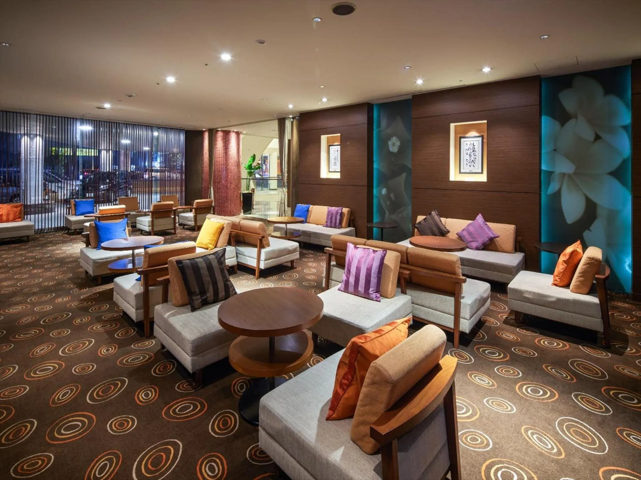 Communal lounge/ TV room in Okinawa NaHaNa Hotel & Spa