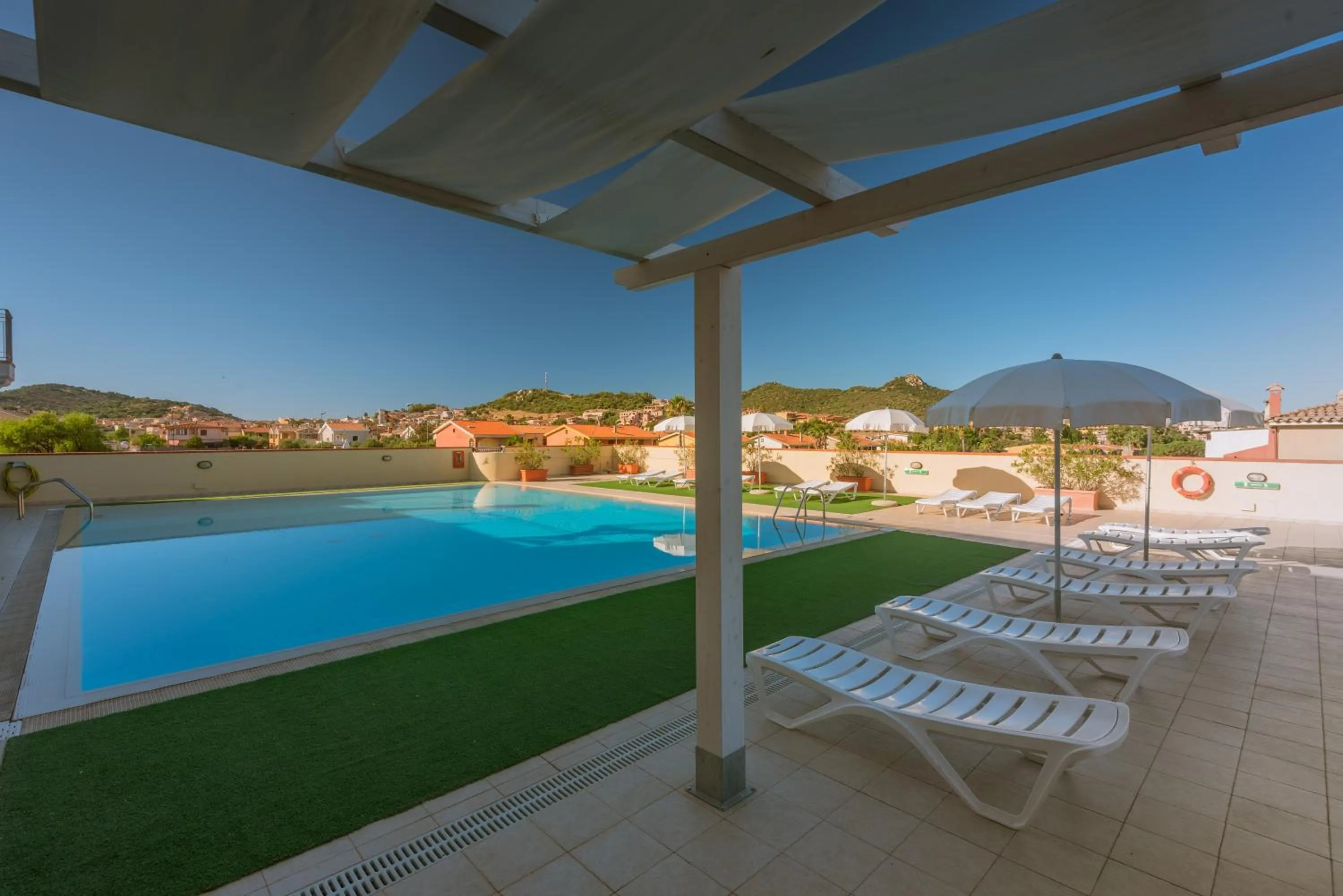 Swimming pool in Residence Le Fontane