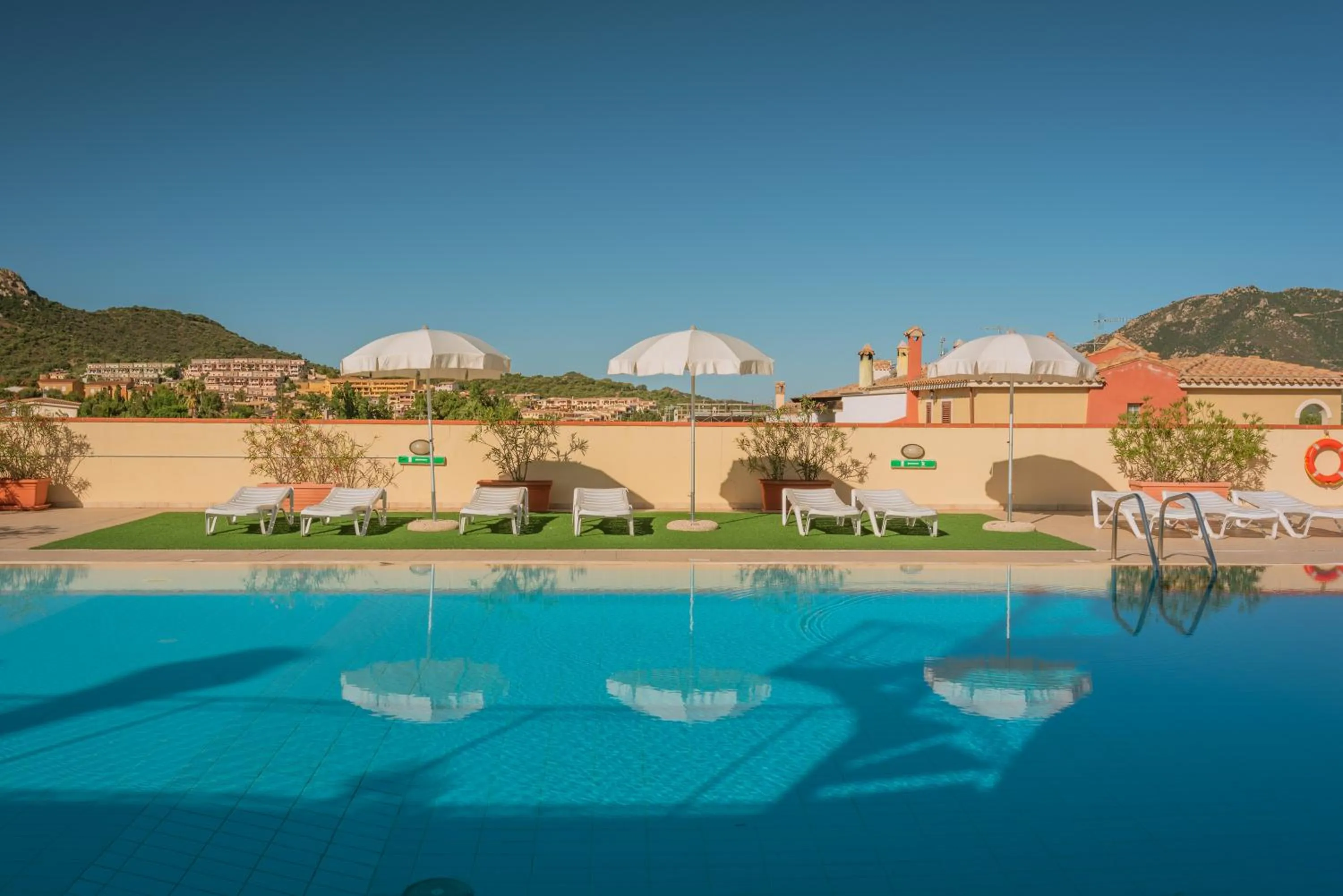 Swimming pool in Residence Le Fontane