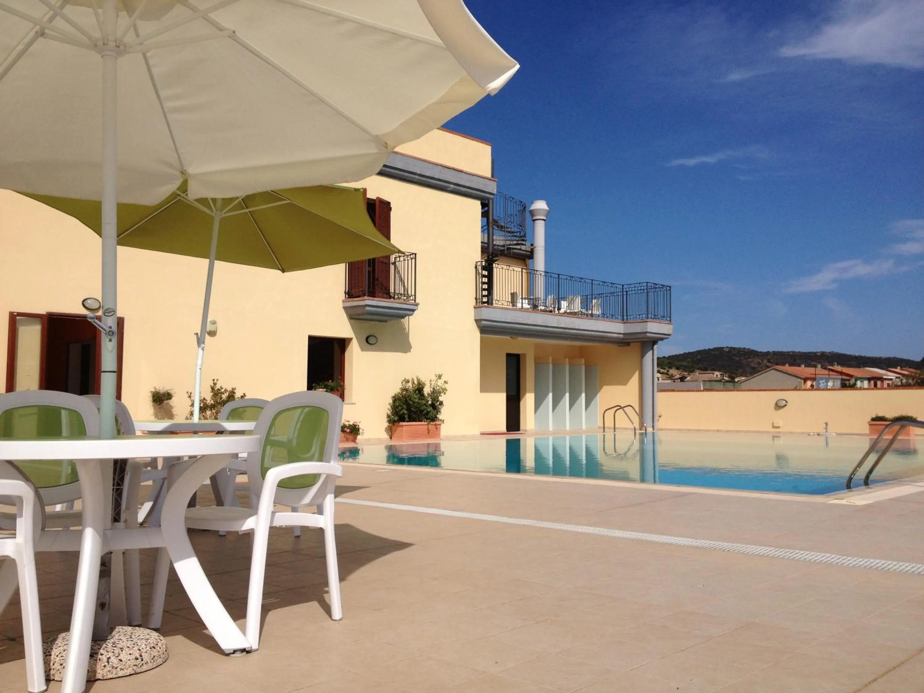 Swimming pool in Residence Le Fontane