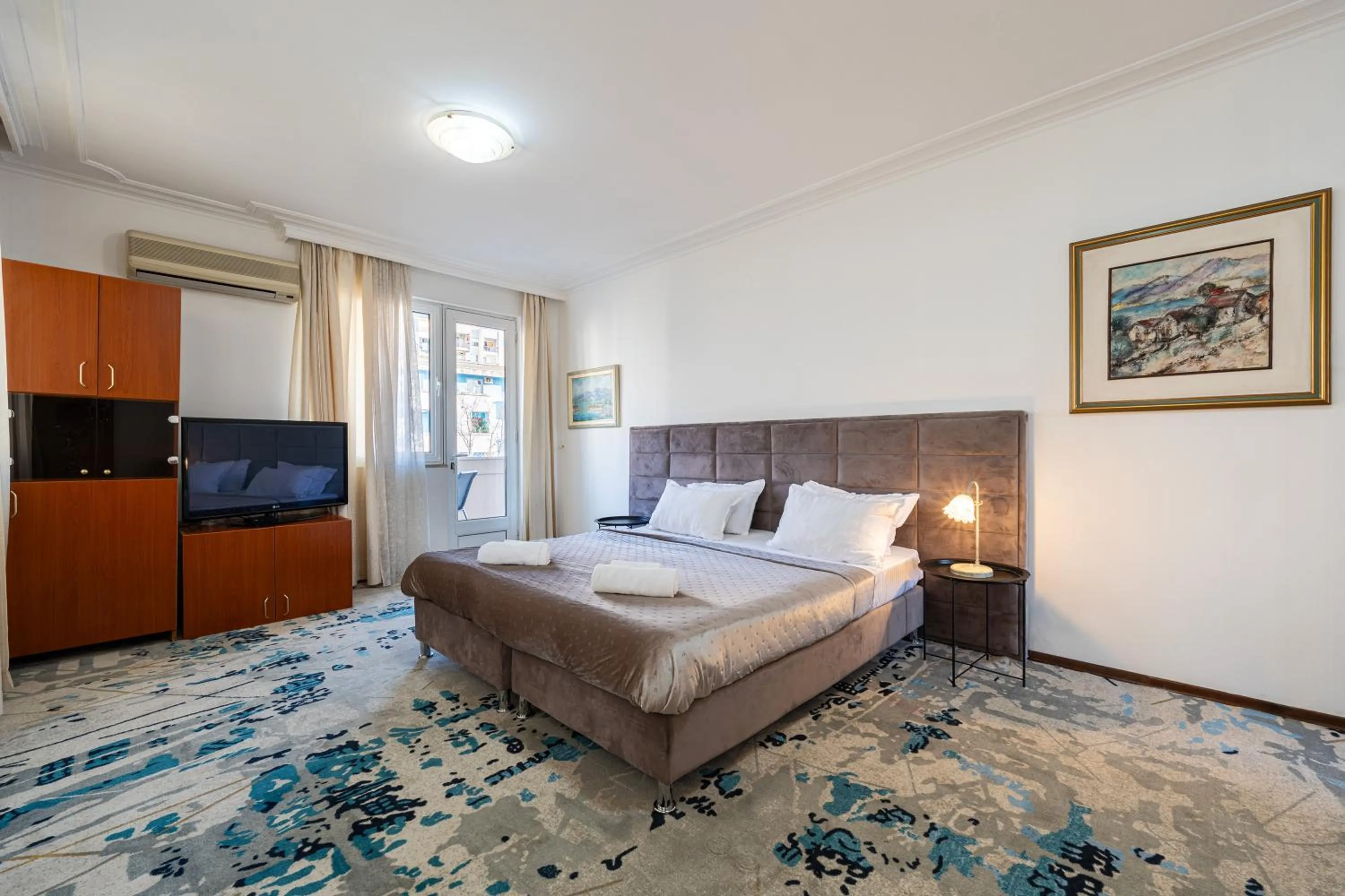 Bed in Hotel Bojatours