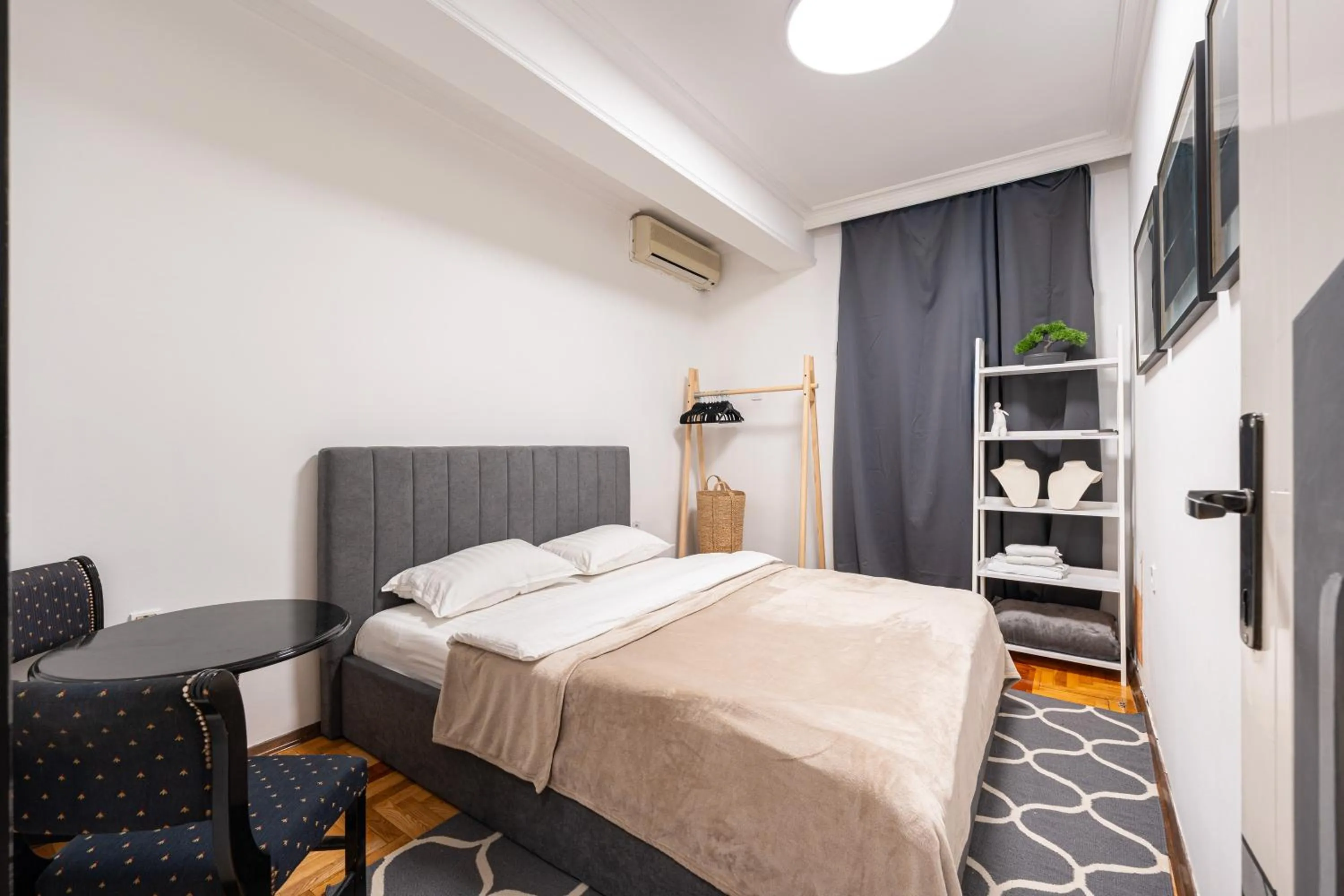 Bed in Hotel Bojatours