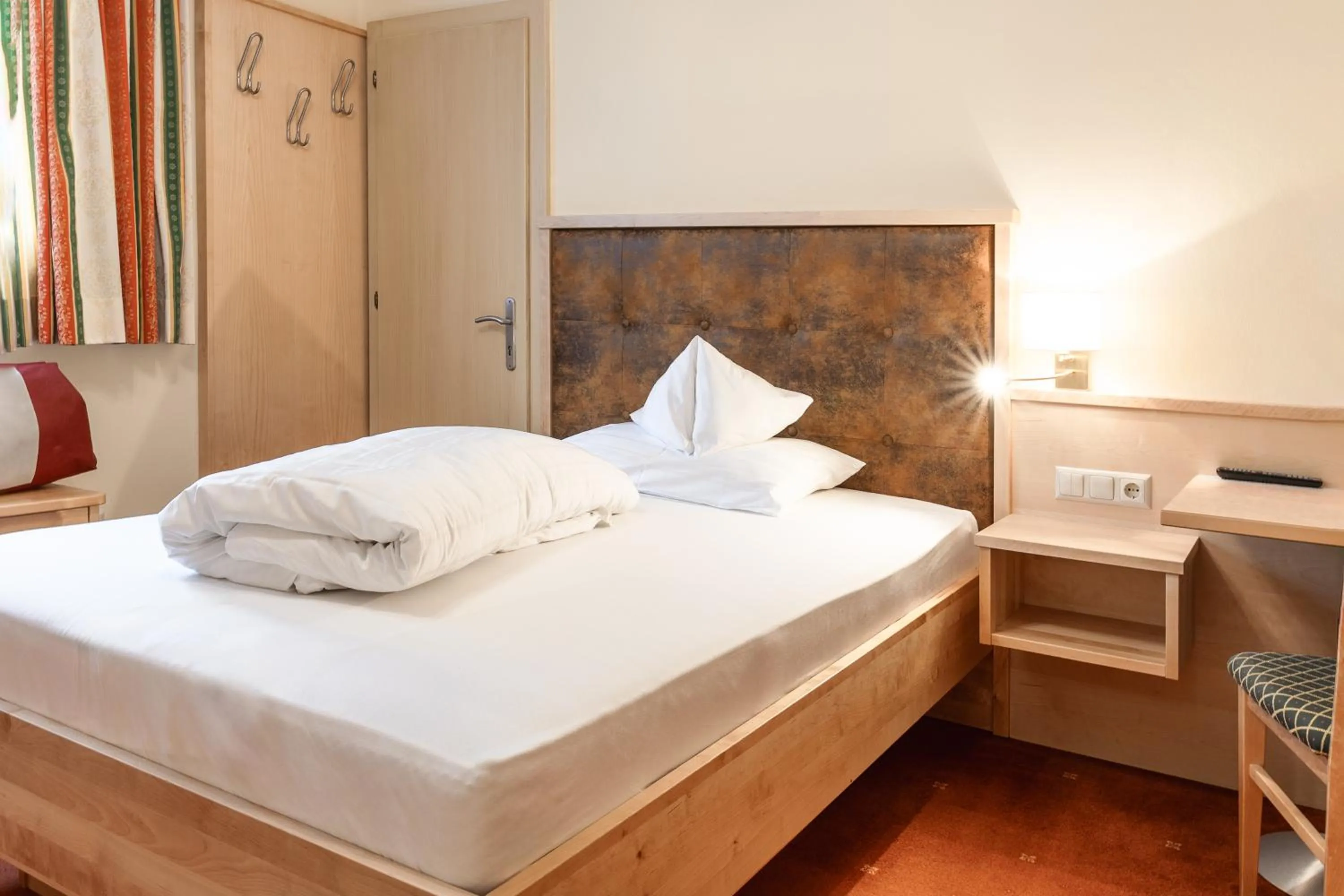 Bedroom, Bed in Schlosshotel Seewirt