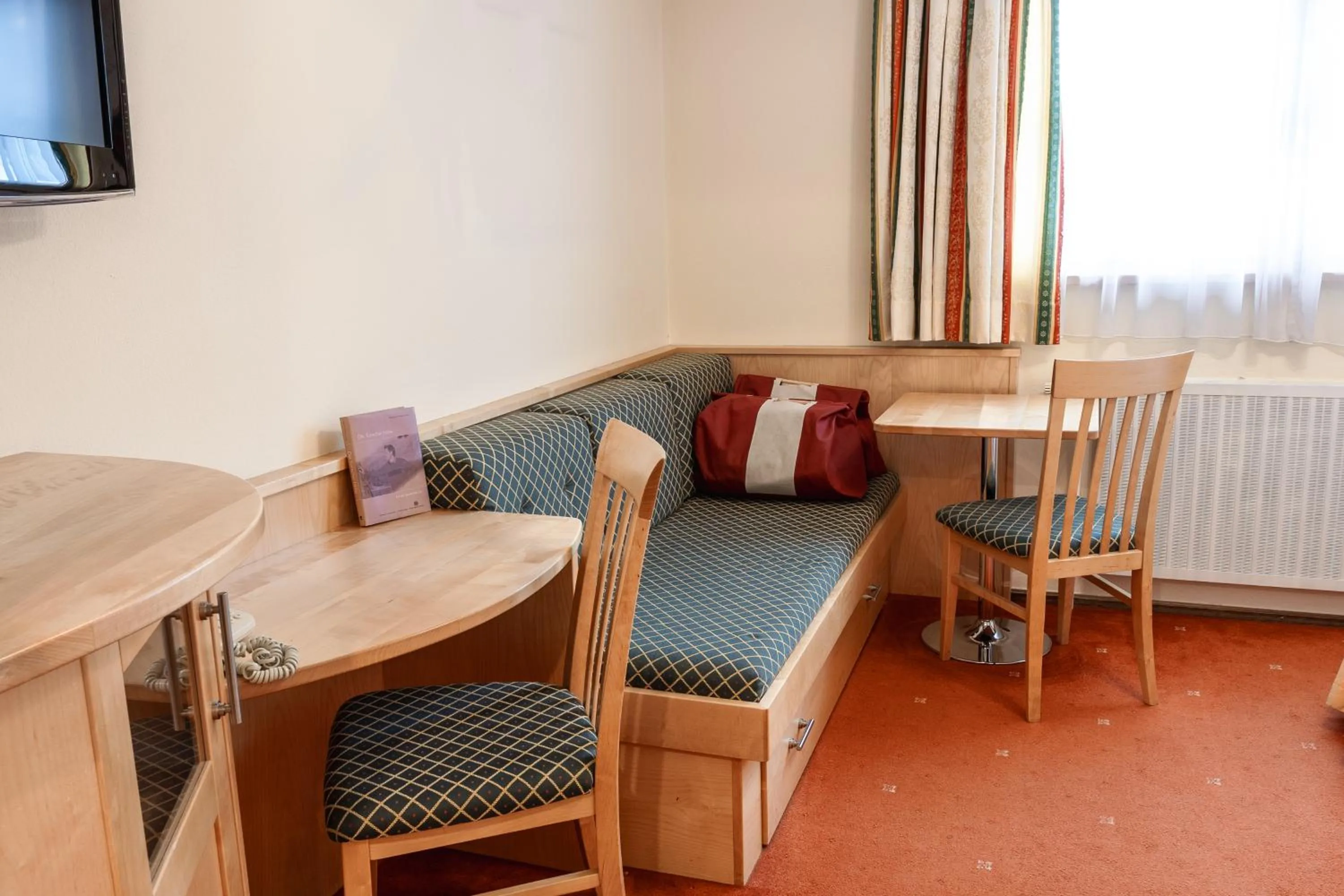 Seating area in Schlosshotel Seewirt