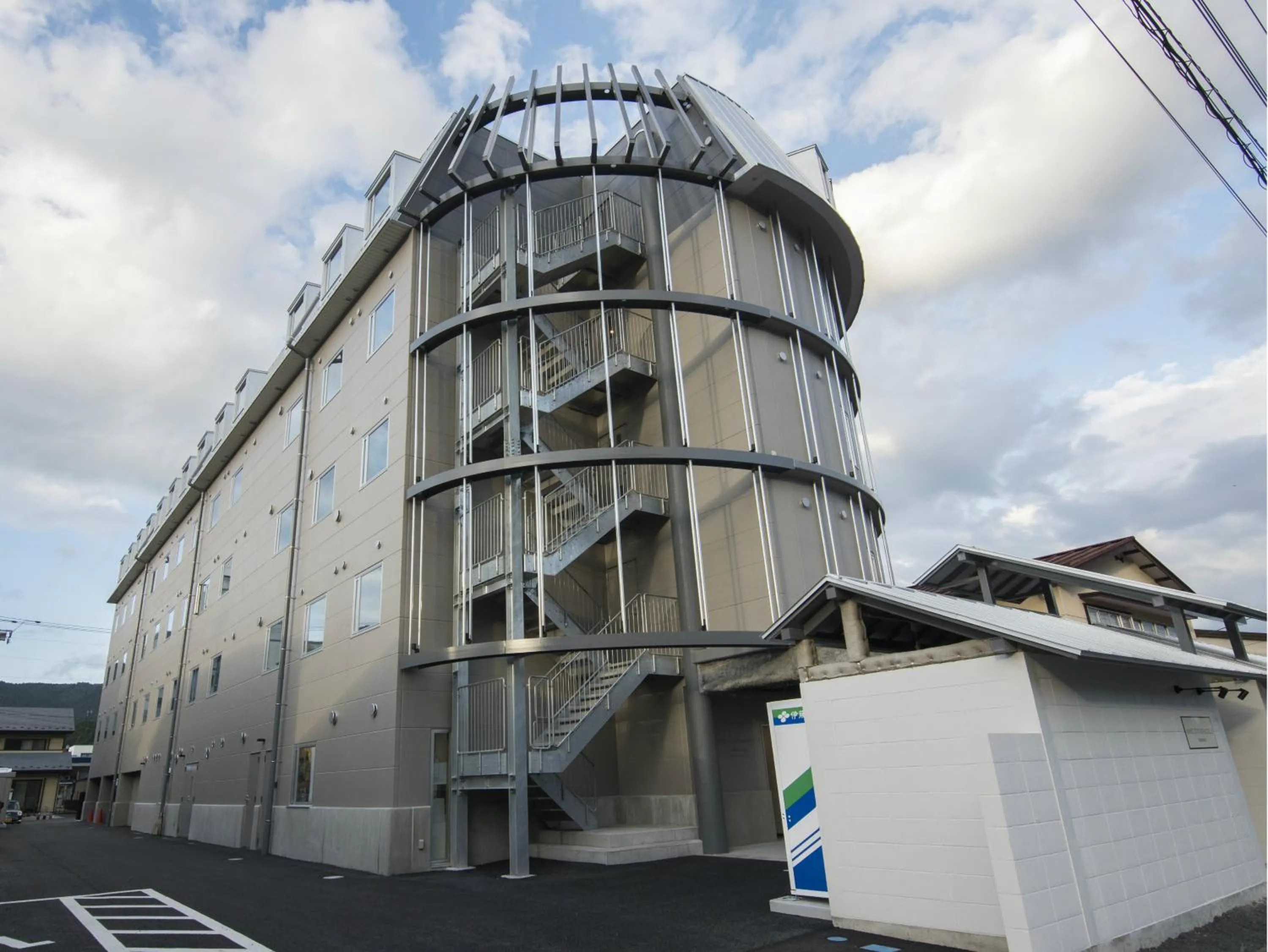 Facade/entrance in Nikko Station Hotel 2