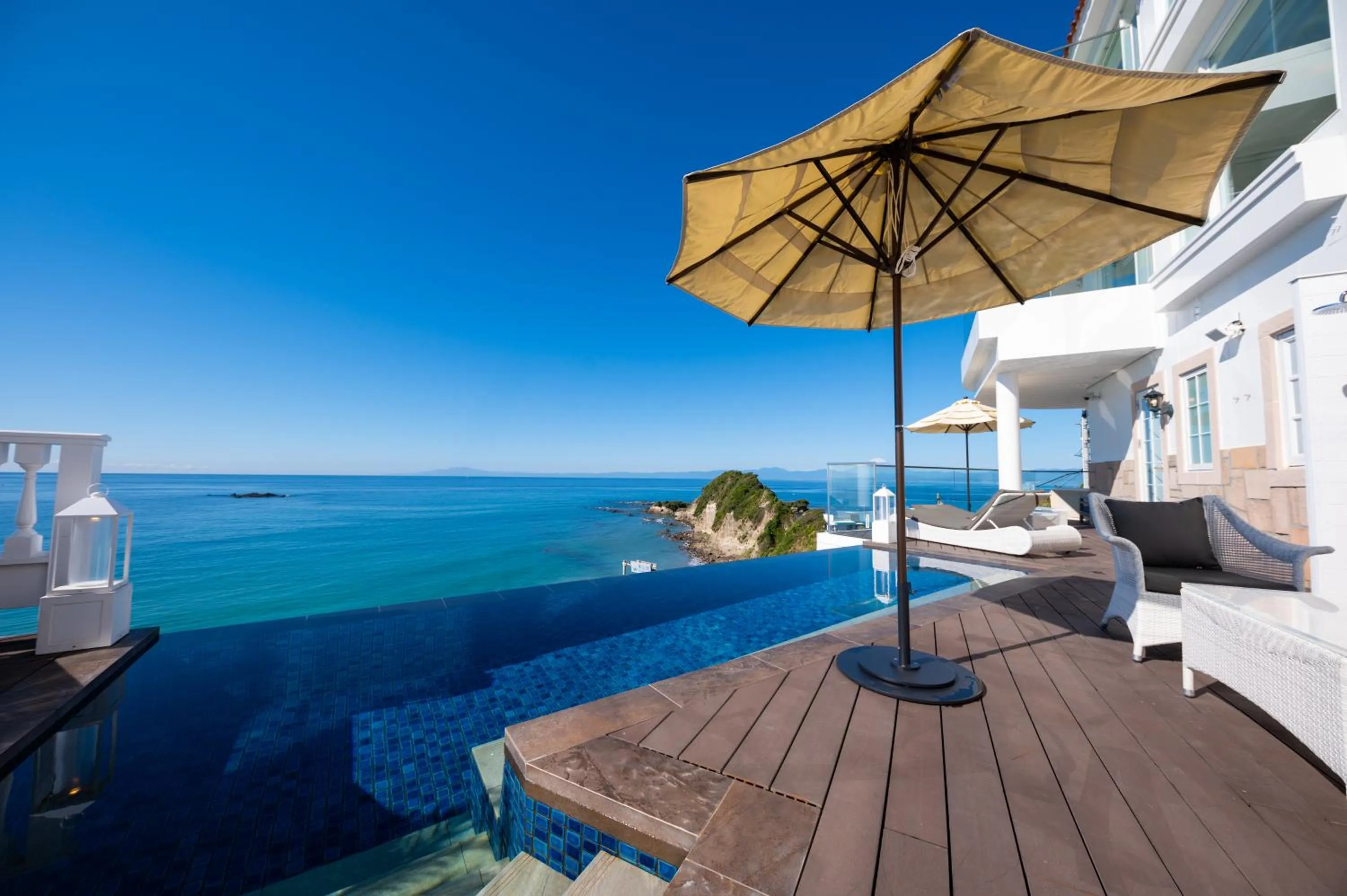 Hot Tub in Hayama Hotel Otowa No Mori