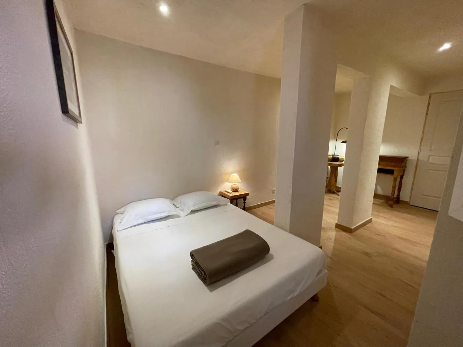 Bed in Apart'Hôtel Les 4 Sources