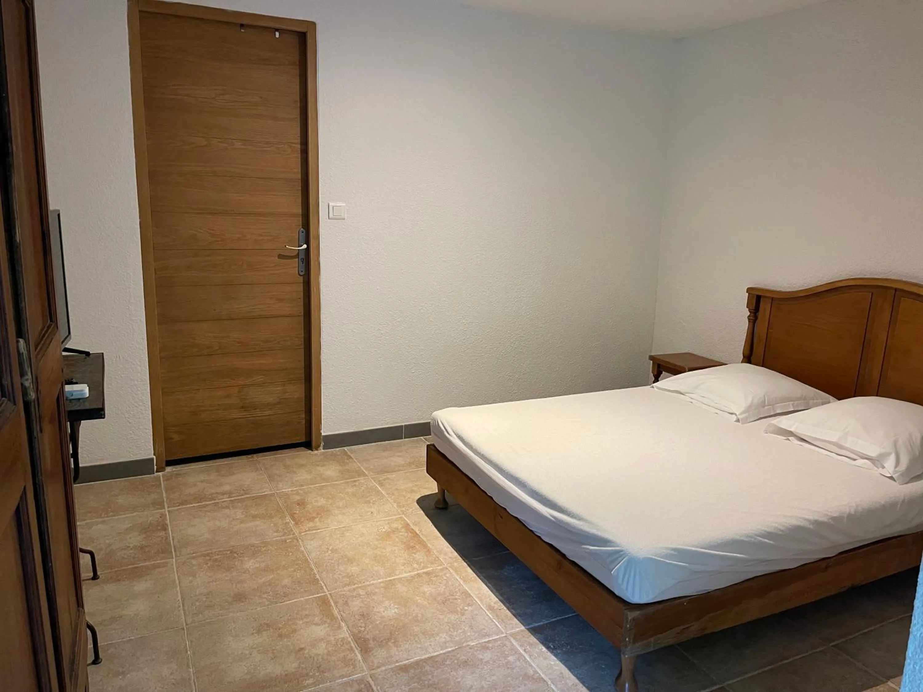 Bed in Apart'Hôtel Les 4 Sources