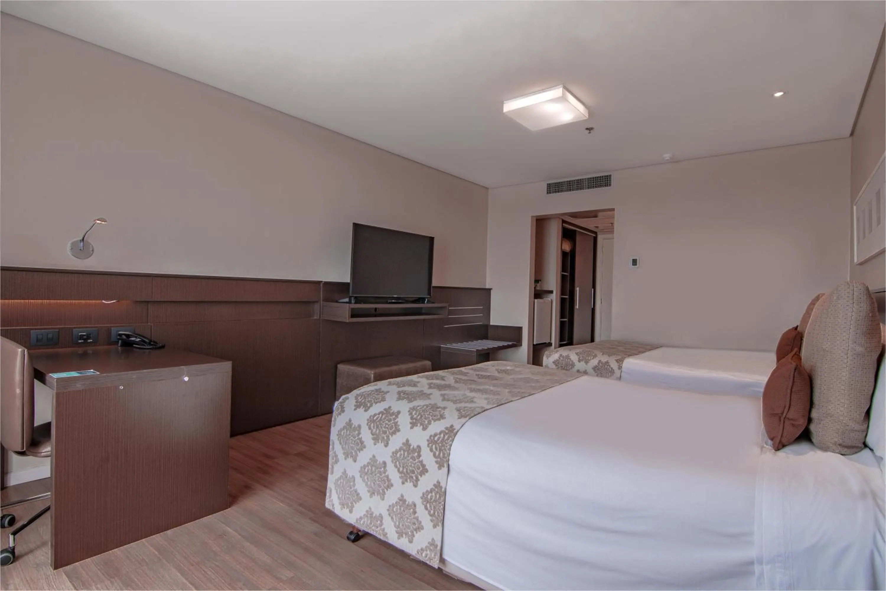 Bed in Hotel Deville Prime Porto Alegre