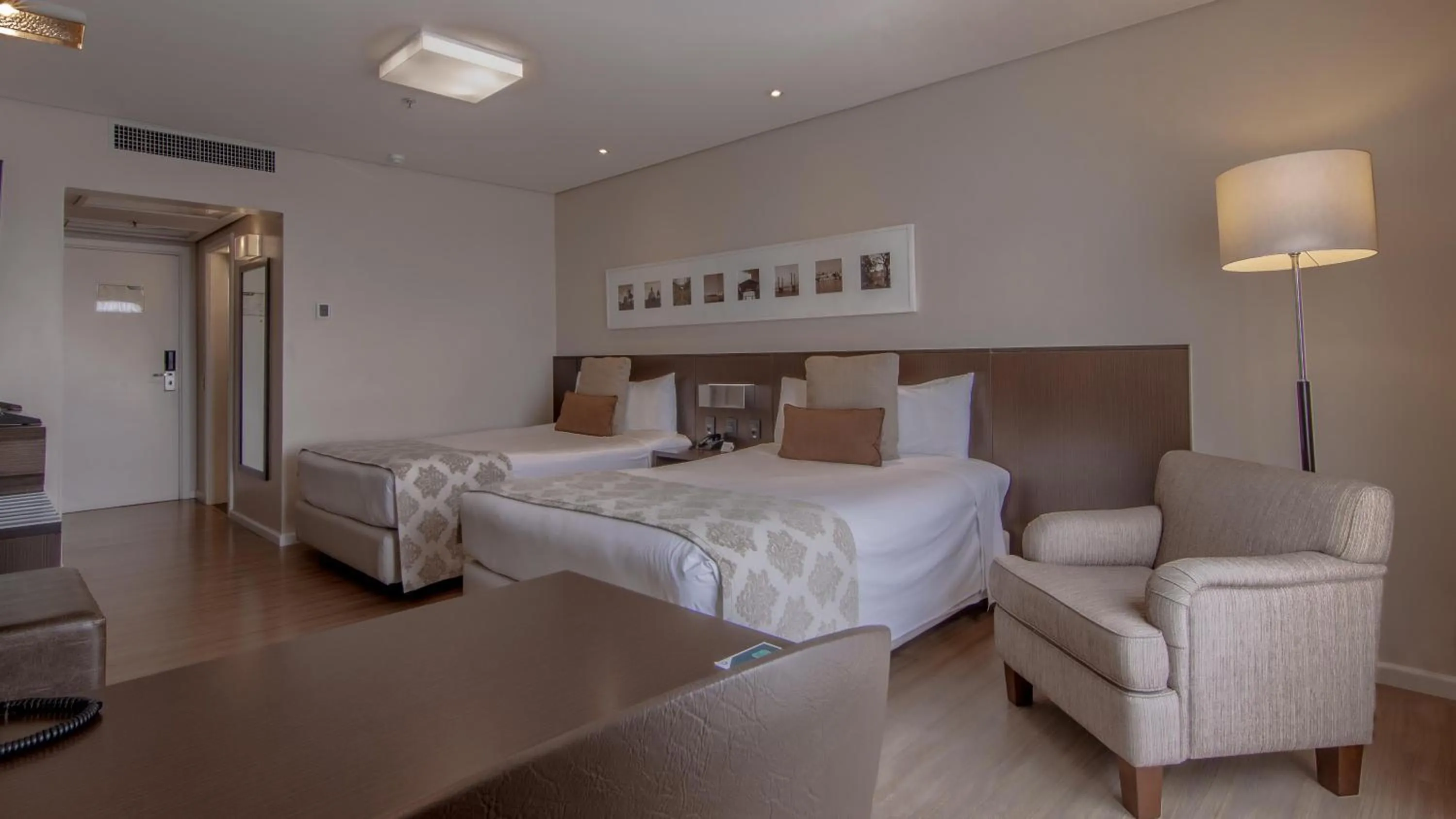 Bed in Hotel Deville Prime Porto Alegre