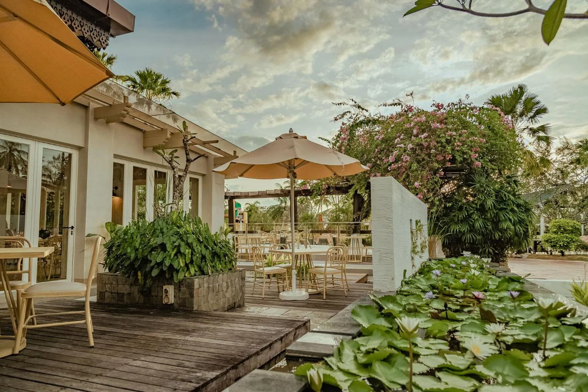 Restaurant/places to eat in Pelangi Beach Resort & Spa, Langkawi