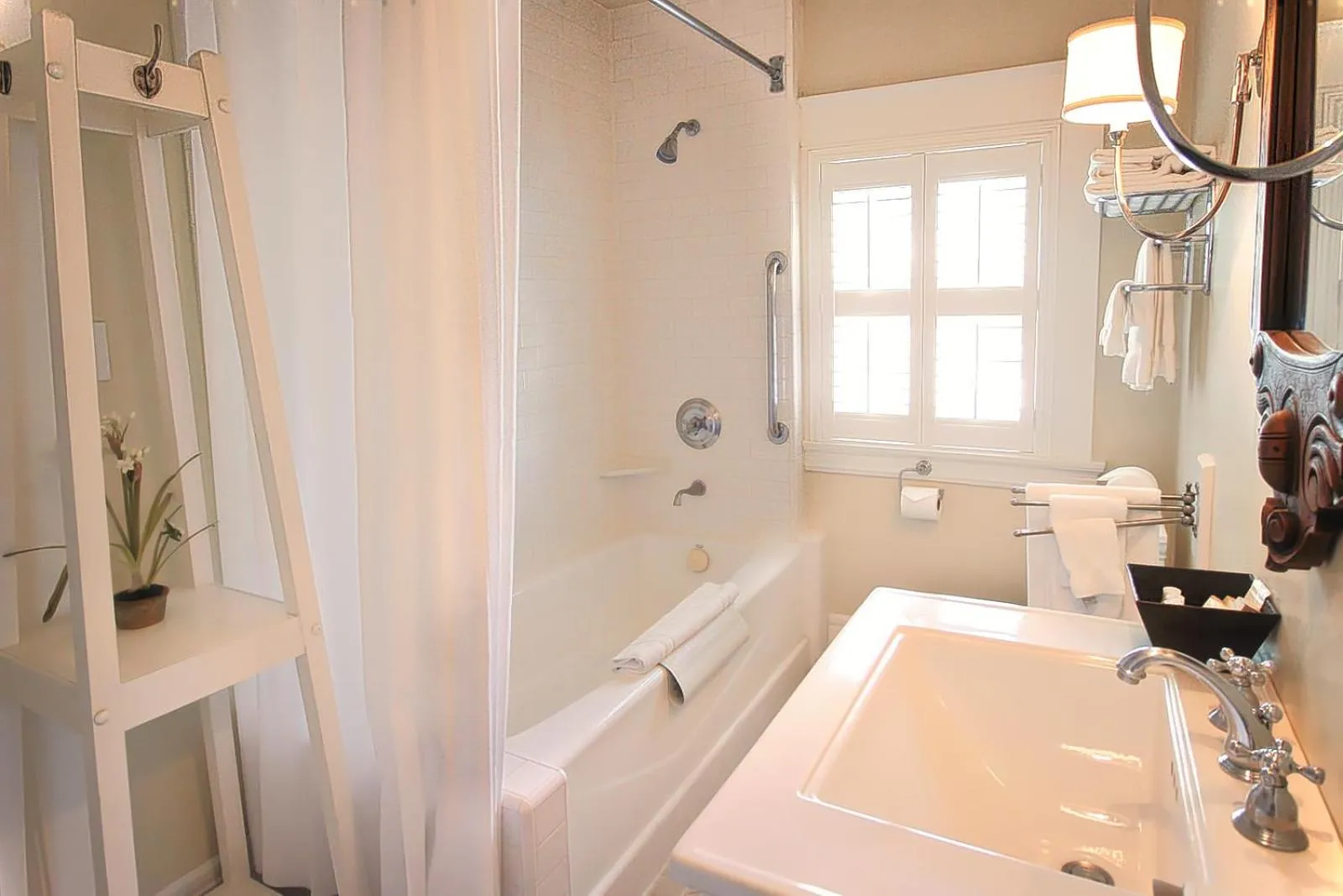 Bathroom in Appellation Lodi - Wine & Roses Resort and Spa