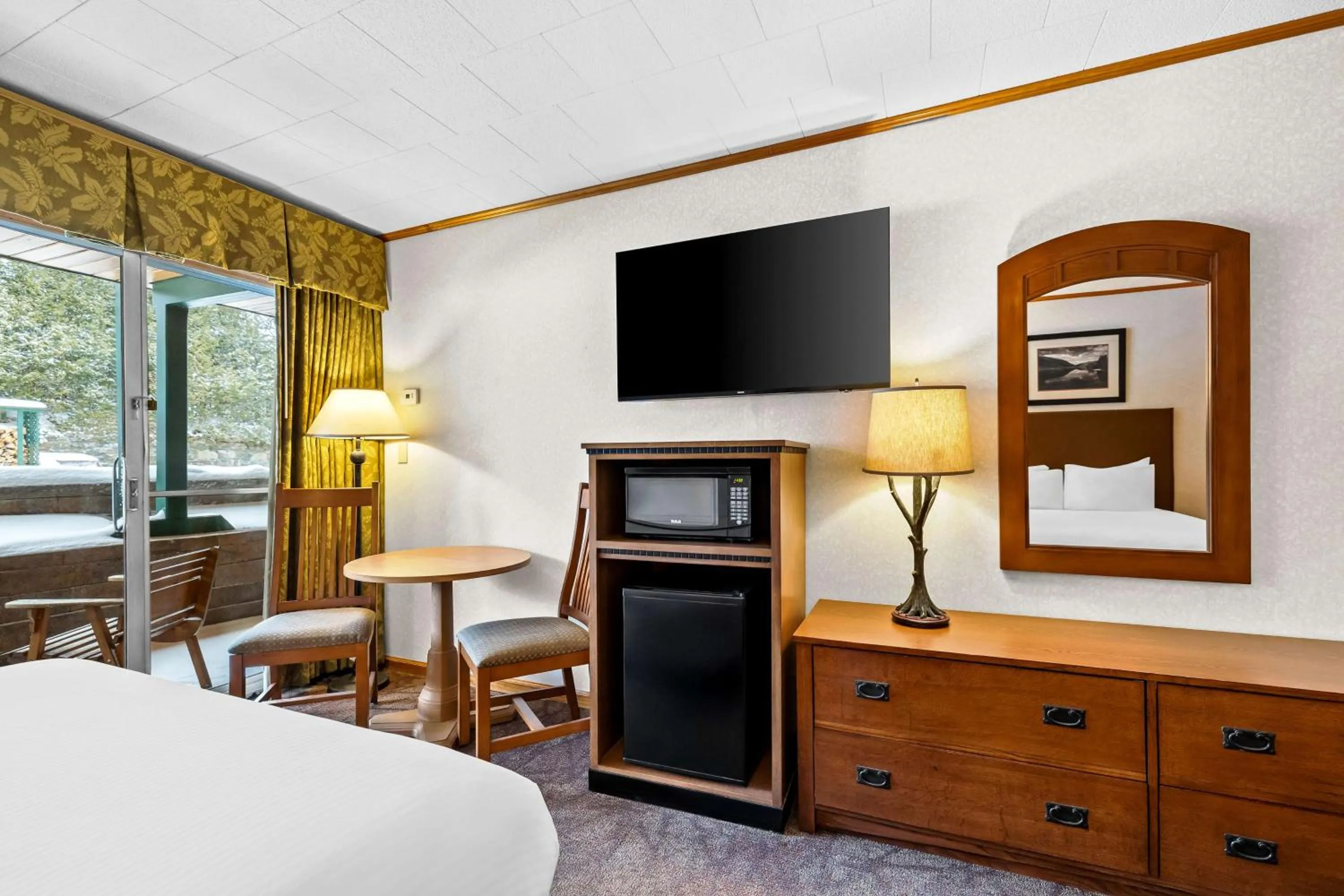 Bedroom, Bed in Best Western Adirondack Inn